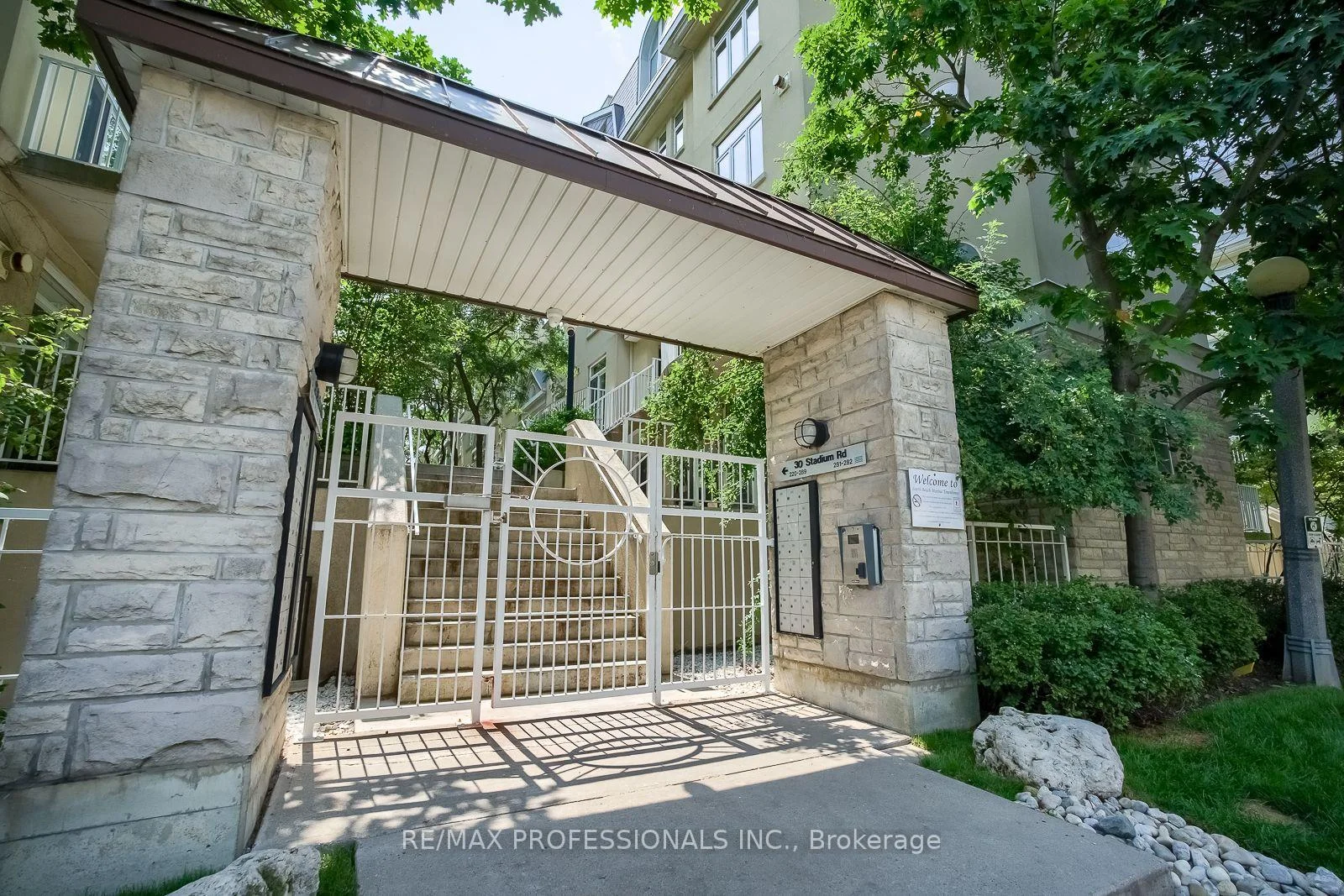 Photo 10 of Unit 232, 30 Stadium Road, Toronto, Niagara — HOMEH