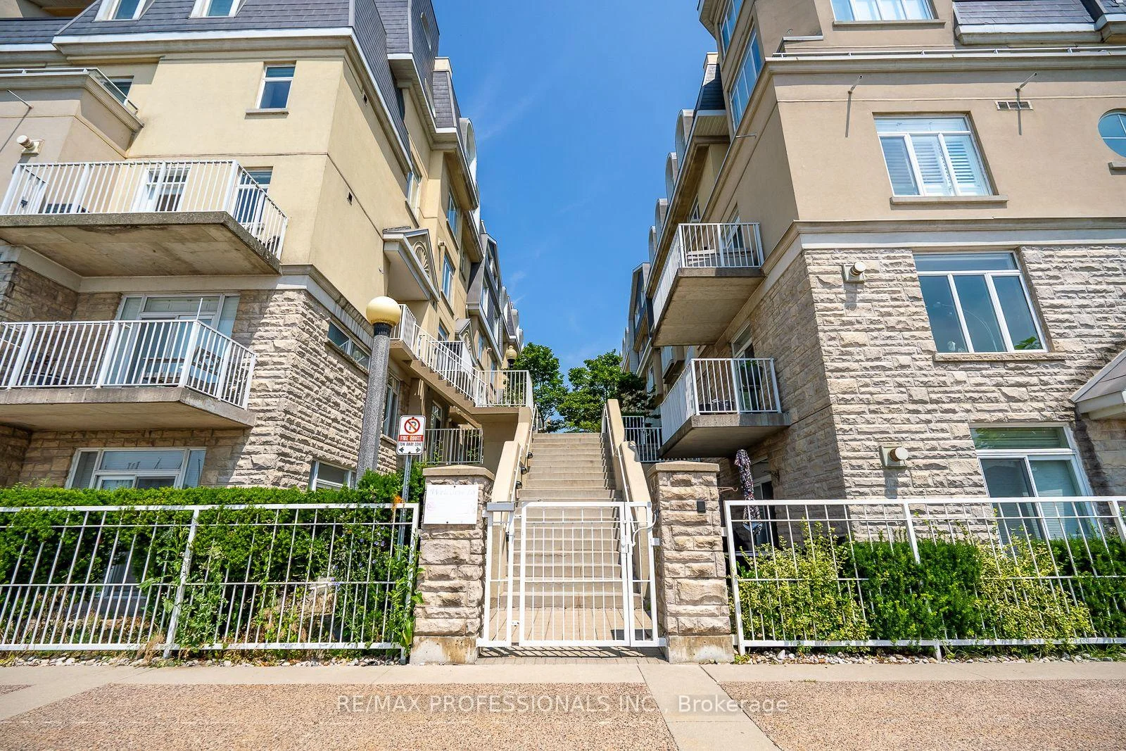 Photo 12 of Unit 232, 30 Stadium Road, Toronto, Niagara — HOMEH