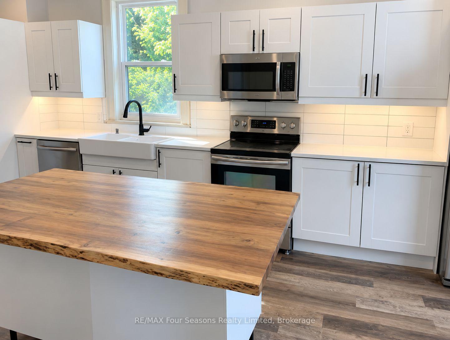 Photo 4 of 128 Denmark Street, Meaford — HOMEH