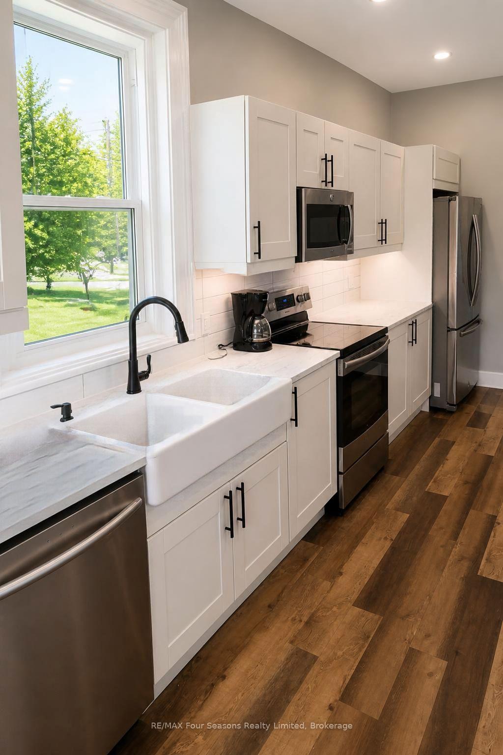 Photo 5 of 128 Denmark Street, Meaford — HOMEH
