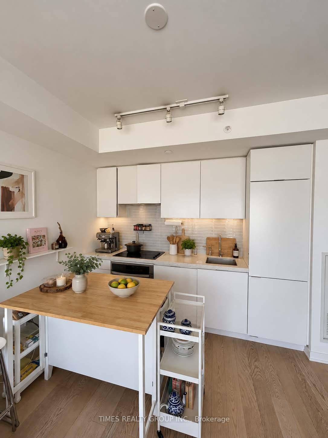 Photo 3 of Unit 2107, 60 Colborne Street, Toronto, Church-Yonge Corridor — HOMEH