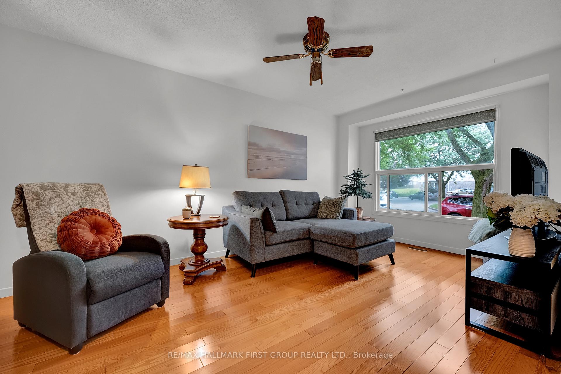 Photo 14 of 963 Renfrew Court, Oshawa, Lakeview — HOMEH