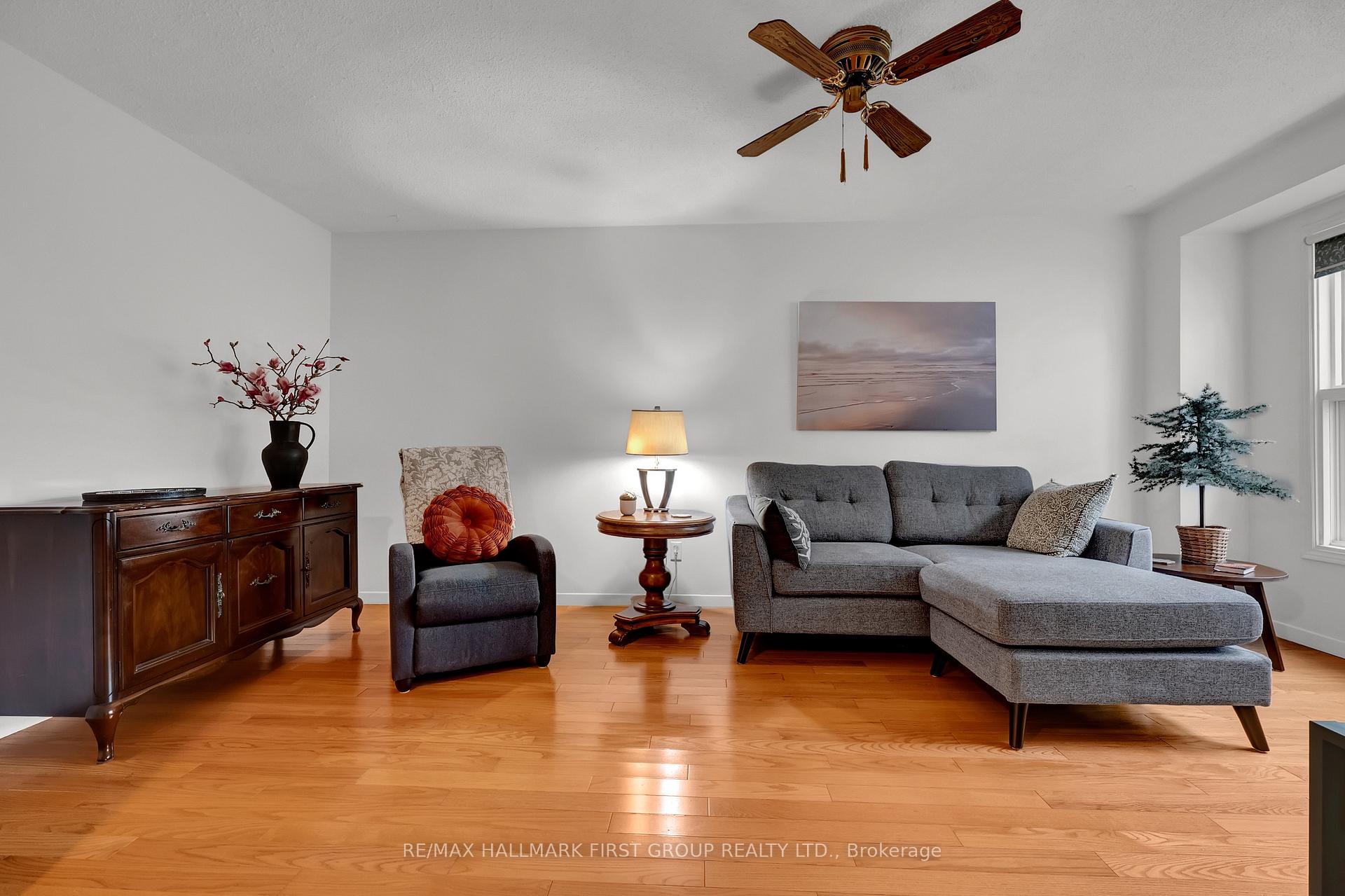 Photo 15 of 963 Renfrew Court, Oshawa, Lakeview — HOMEH