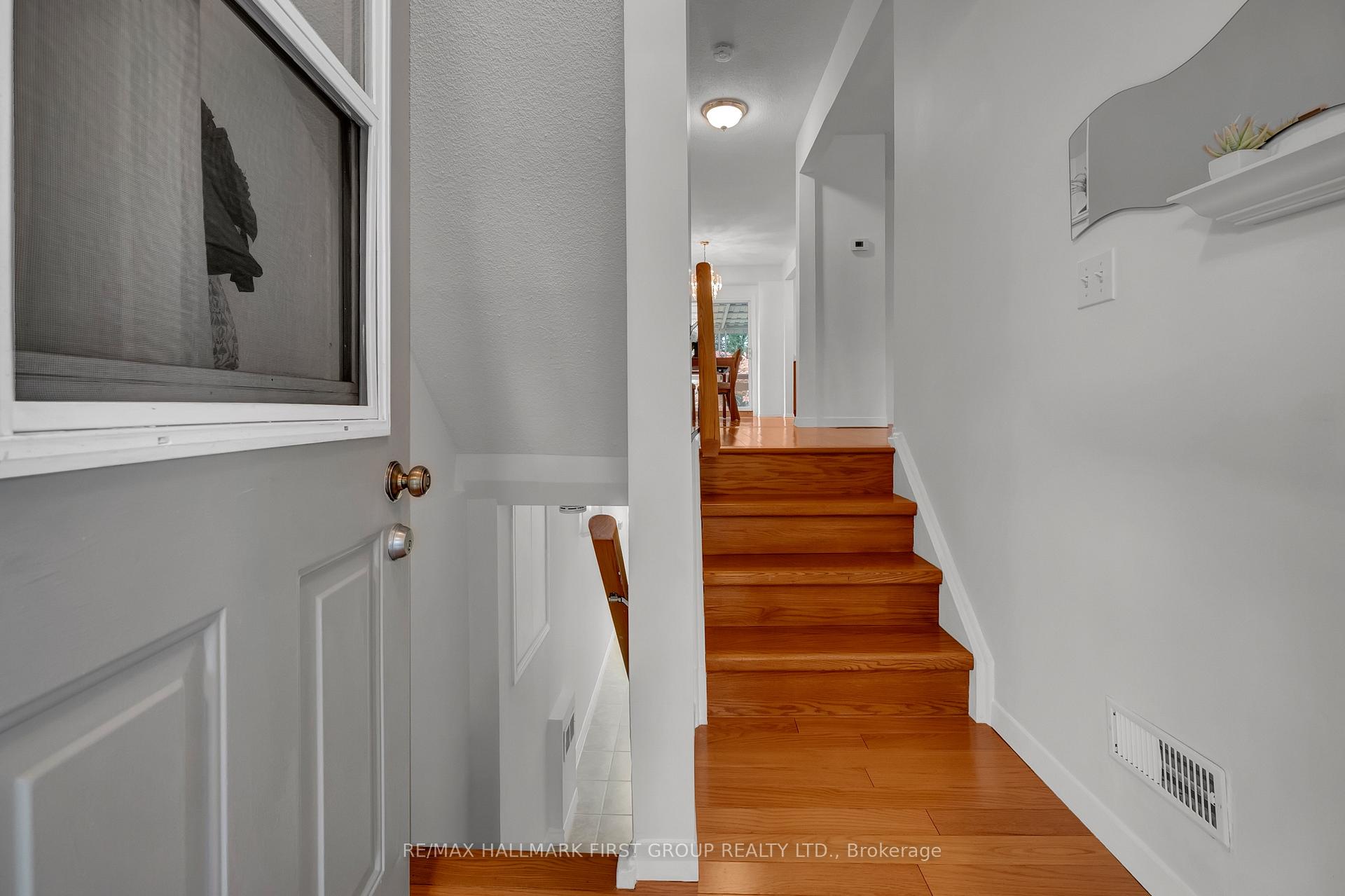 Photo 17 of 963 Renfrew Court, Oshawa, Lakeview — HOMEH