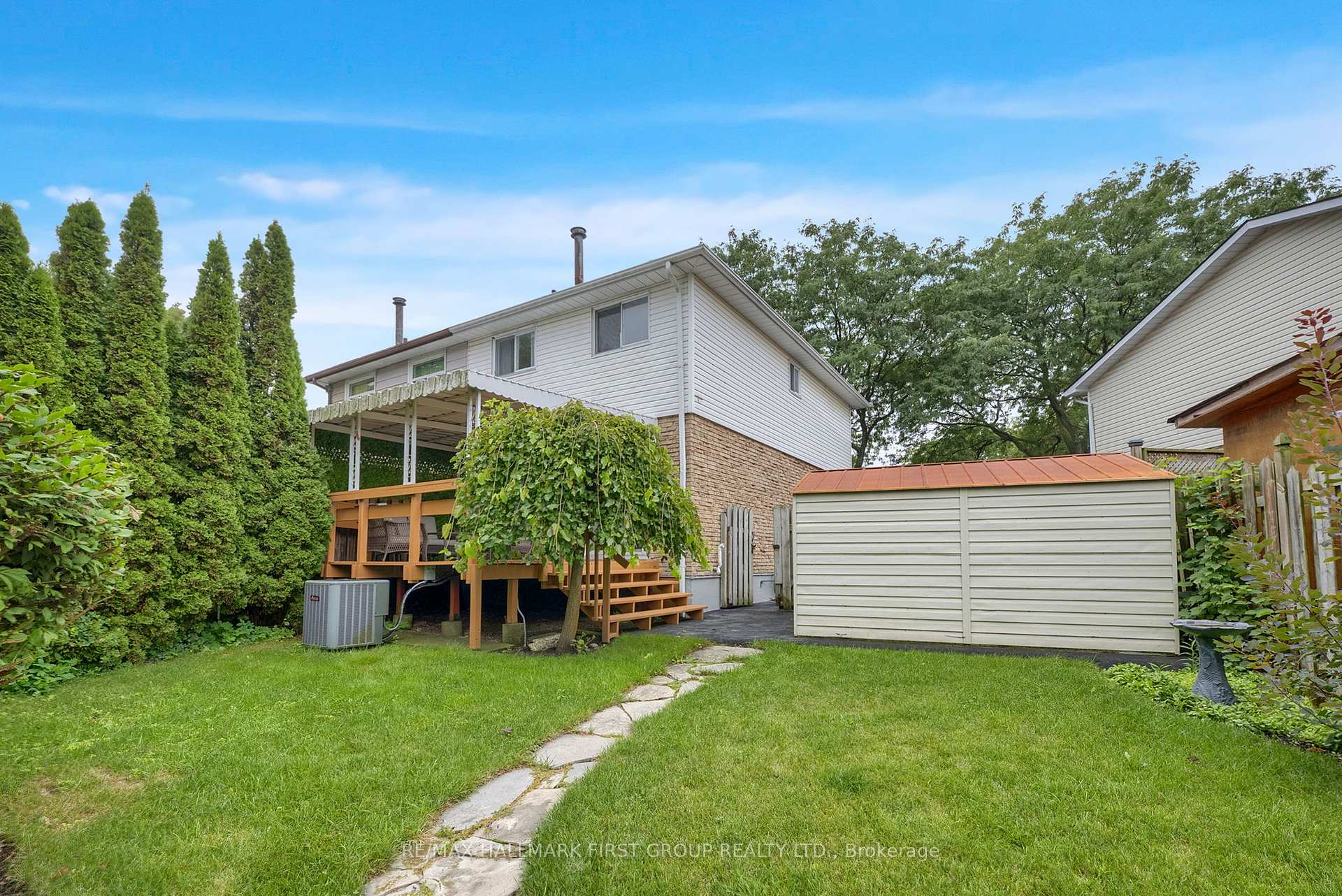 Photo 19 of 963 Renfrew Court, Oshawa, Lakeview — HOMEH
