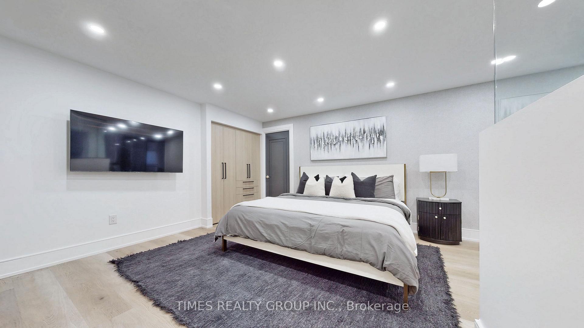 Photo 4 of Unit 504, 80 Cumberland Street, Toronto, The Annex — HOMEH