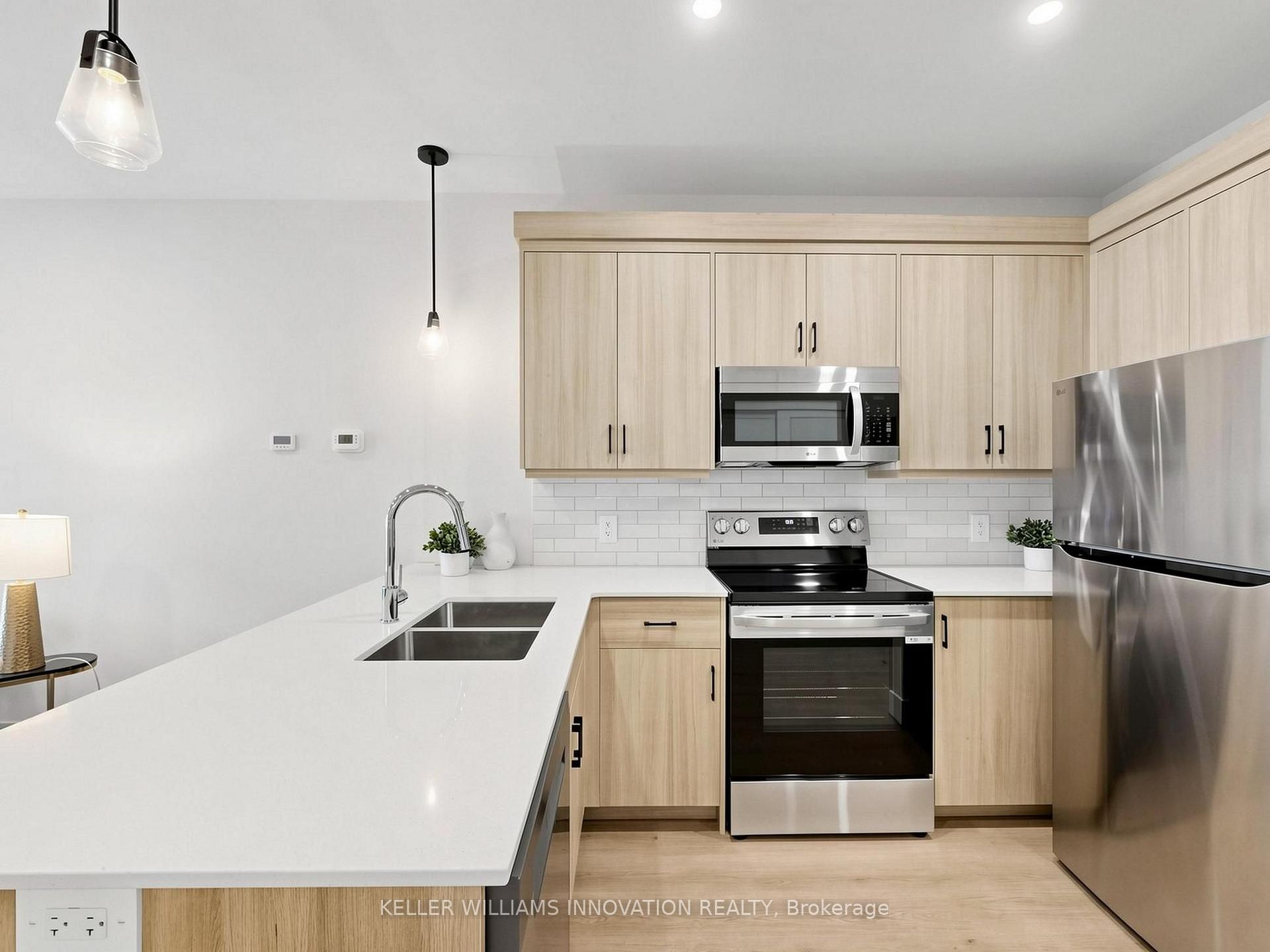 Photo 11 of 935 Twamley Street W, North Perth, Elma — HOMEH