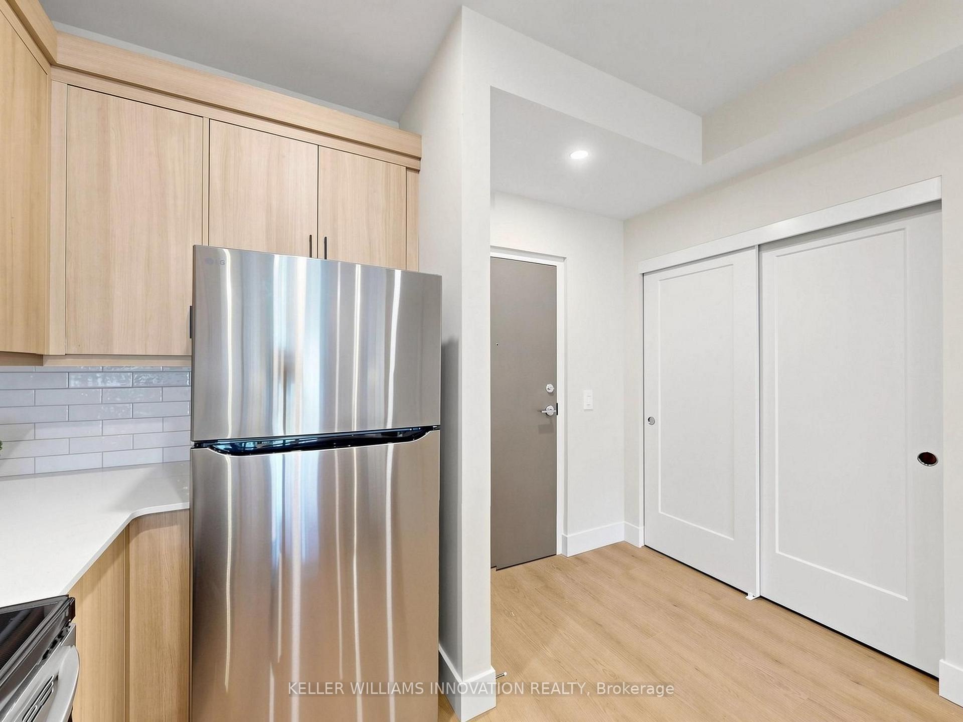 Photo 18 of 935 Twamley Street W, North Perth, Elma — HOMEH