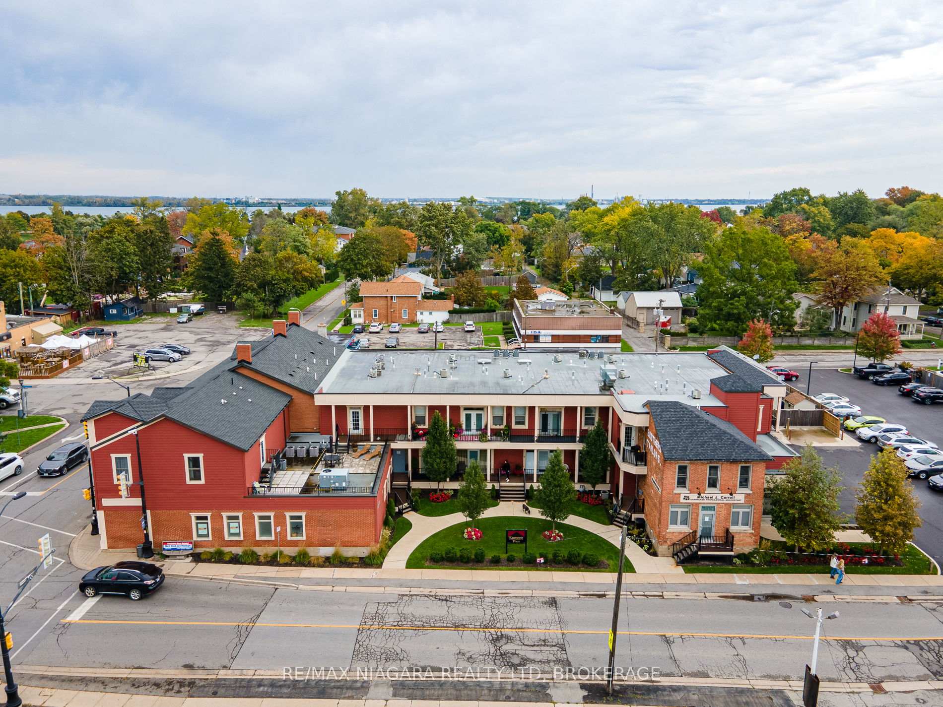 Photo 4 of Unit 110, 3710 Main Street, Niagara Falls, Chippawa — HOMEH
