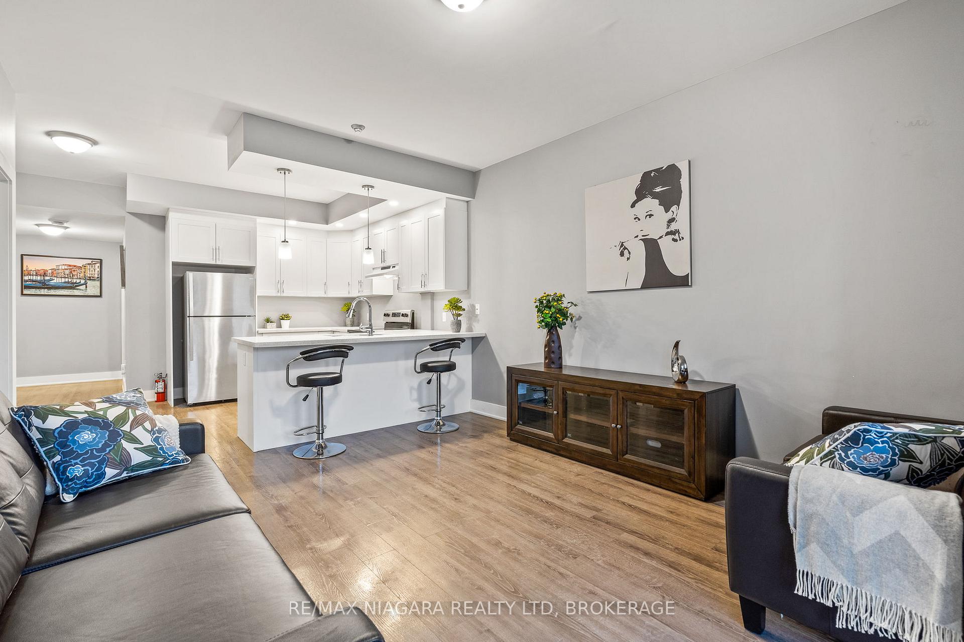 Photo 9 of Unit 110, 3710 Main Street, Niagara Falls, Chippawa — HOMEH
