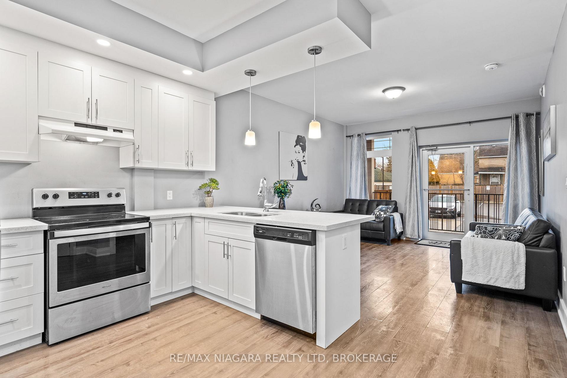 Photo 10 of Unit 110, 3710 Main Street, Niagara Falls, Chippawa — HOMEH