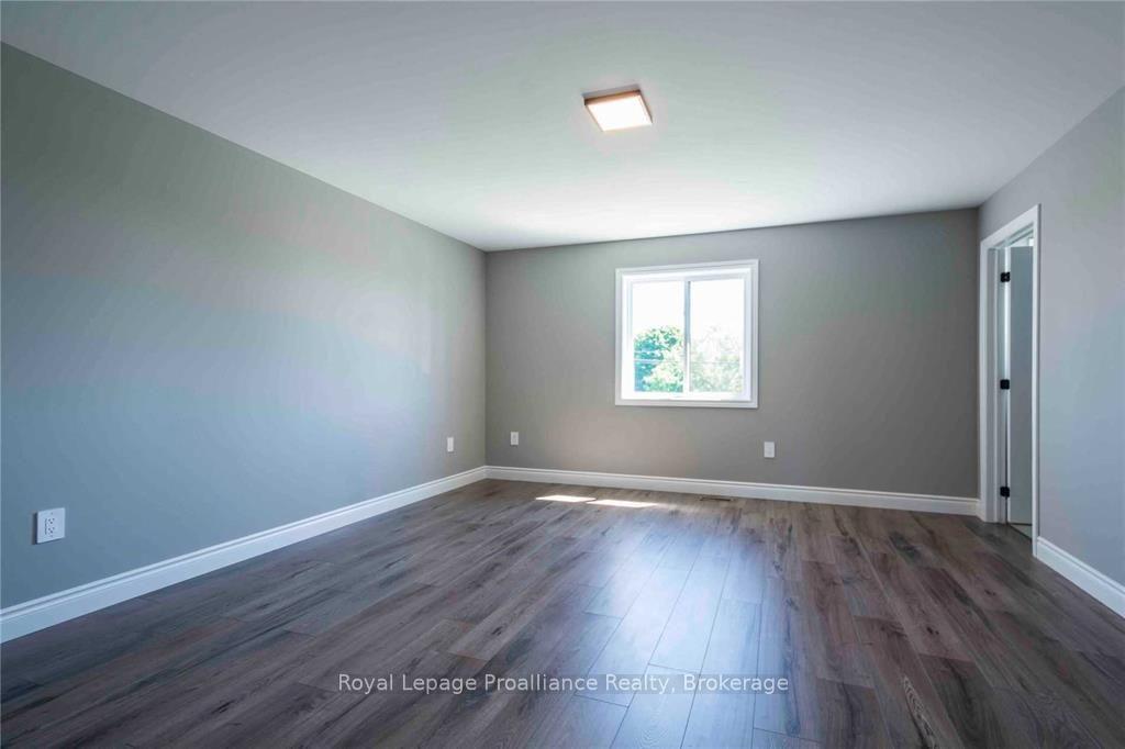 Photo 11 of 19 Primrose Crescent, Belleville, Thurlow Ward — HOMEH