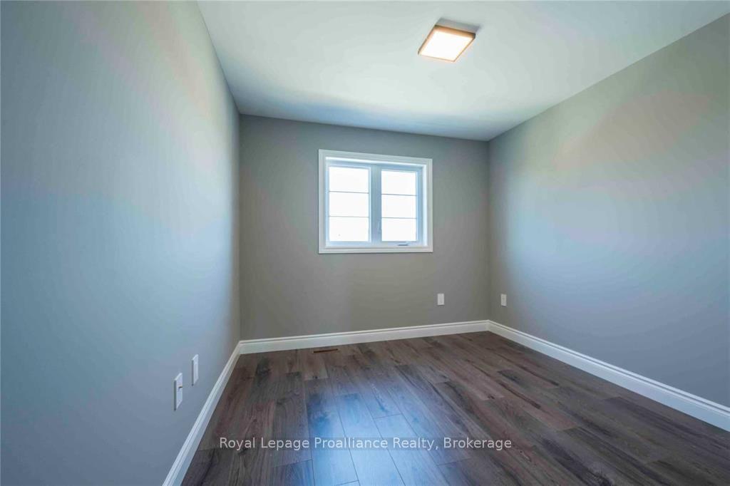 Photo 16 of 19 Primrose Crescent, Belleville, Thurlow Ward — HOMEH