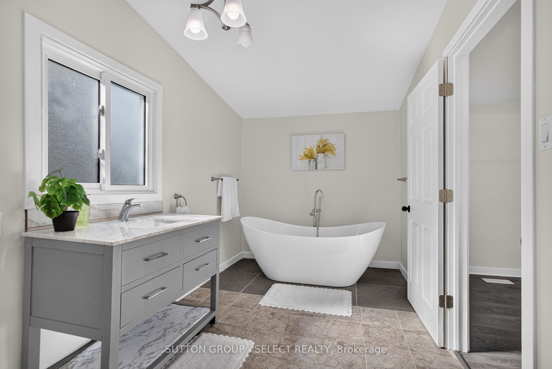 Photo 26 of 1825 Longwoods Drive, Southwest Middlesex, Wardsville — HOMEH