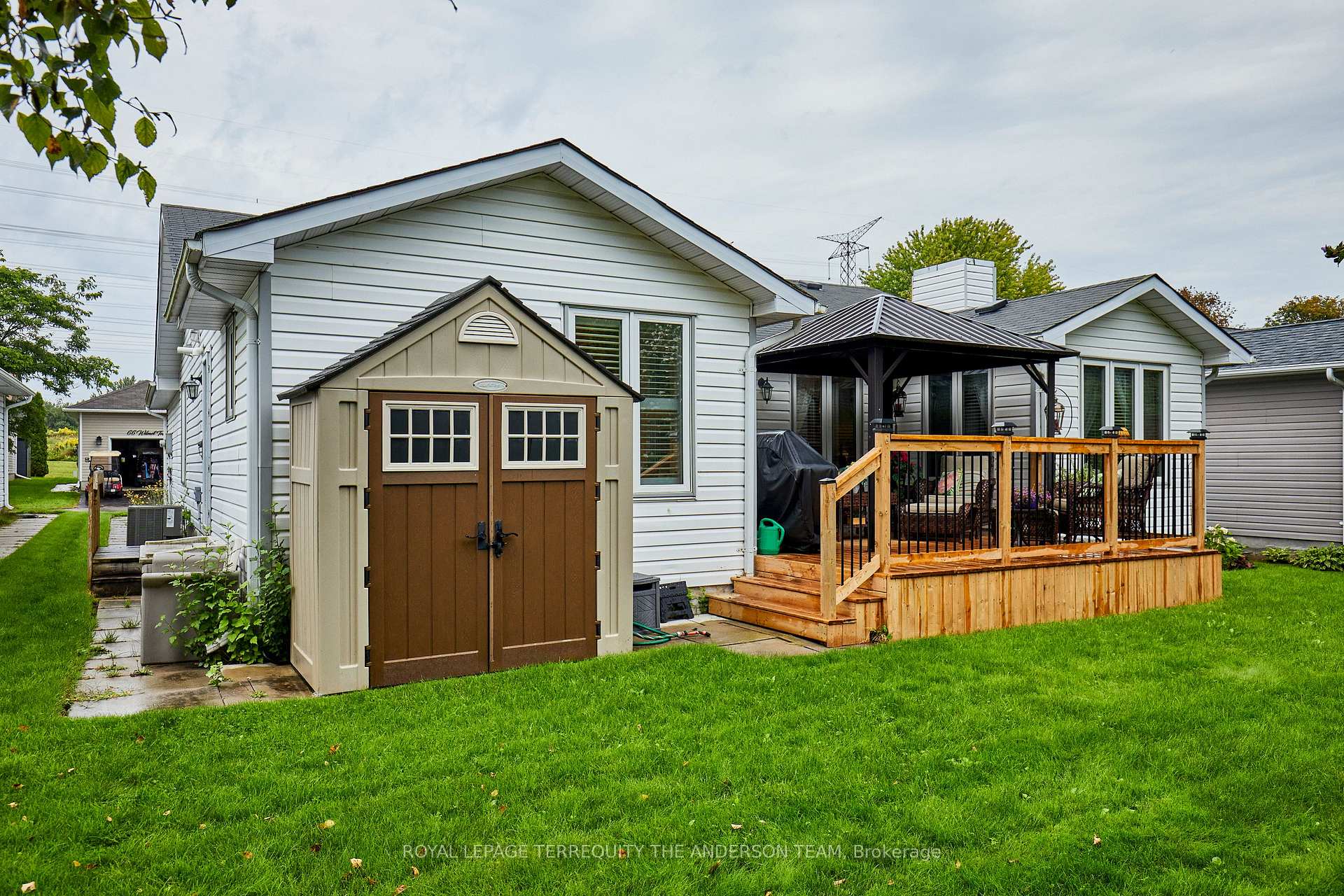 Photo 8 of 81 Wilmot Trail, Clarington, Newcastle — HOMEH