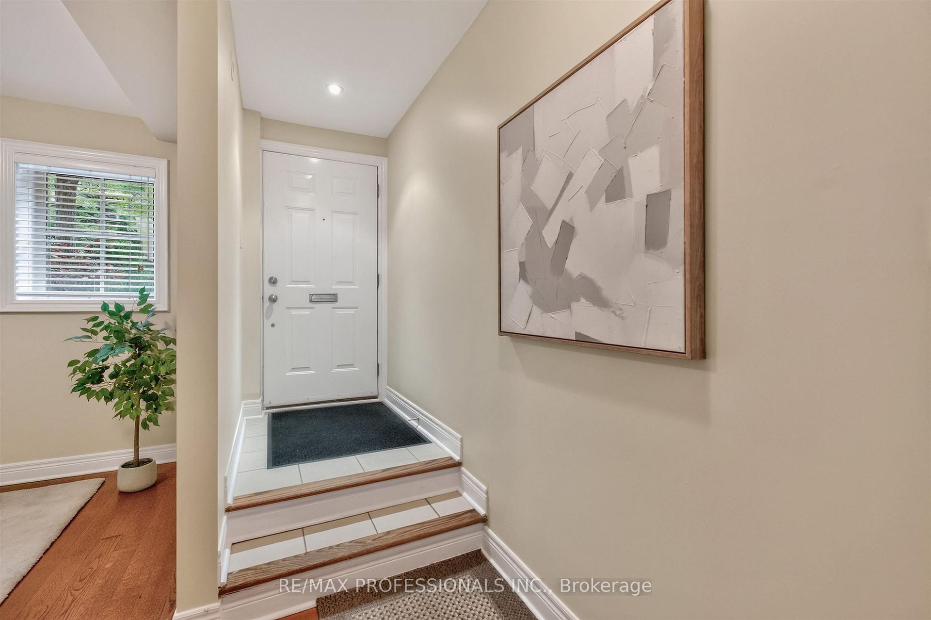 Photo 4 of 80 Furrow Lane, Etobicoke, Islington-City Centre West — HOMEH