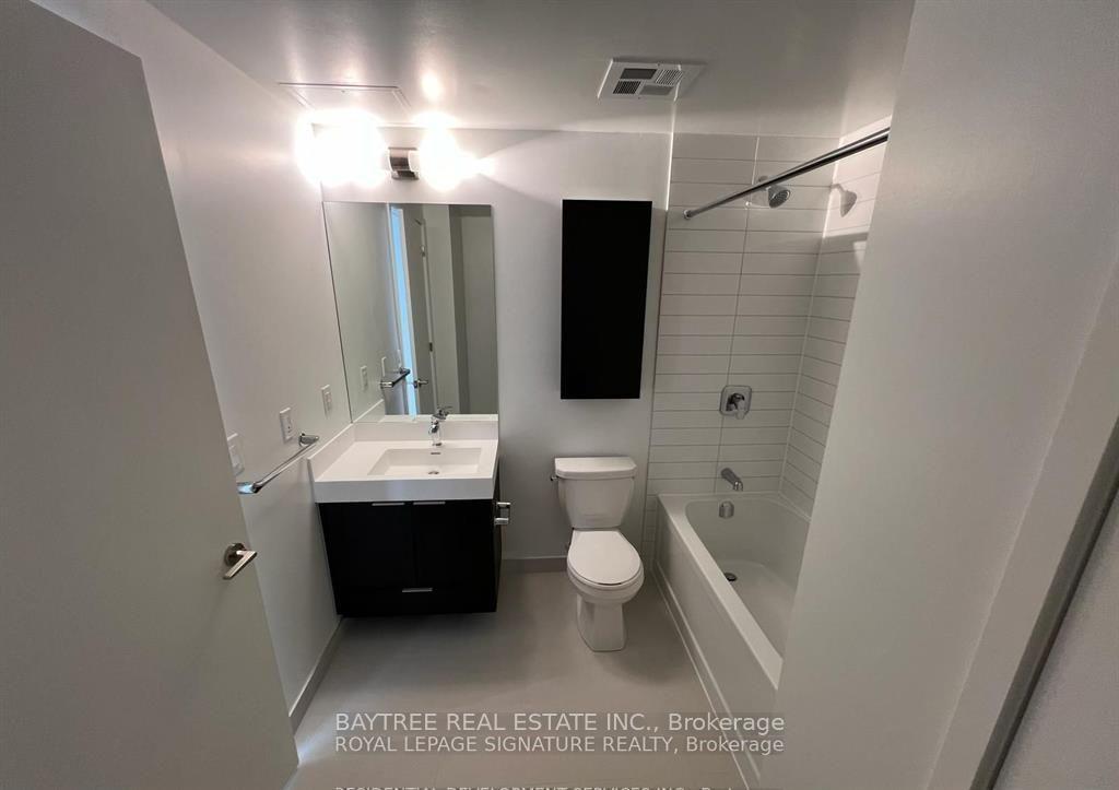 Photo 6 of Unit 603, 95 Oneida Crescent, Richmond Hill, Langstaff — HOMEH
