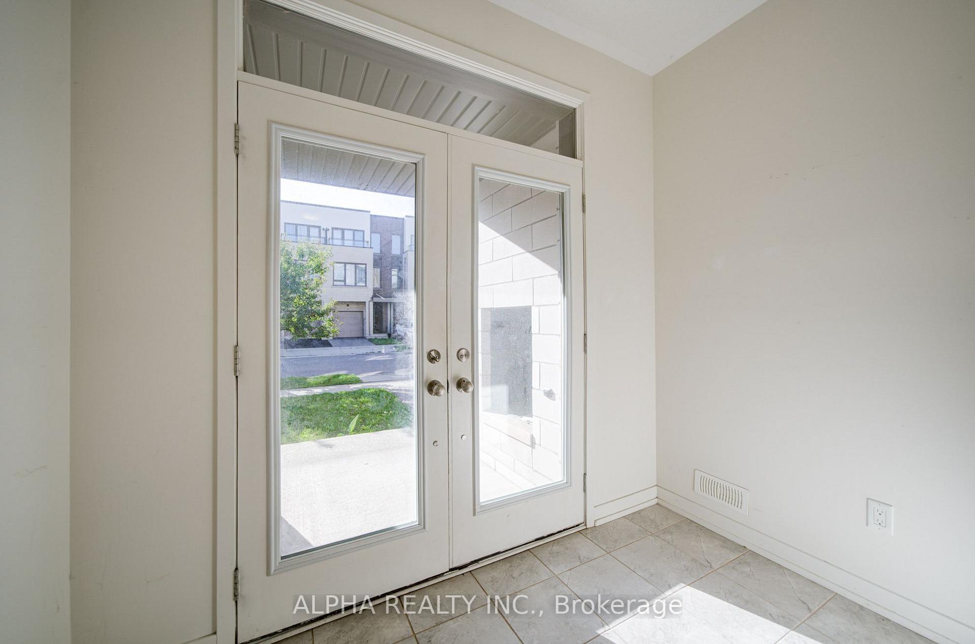 Photo 5 of 179 Squire Crescent, Oakville, Glenorchy — HOMEH