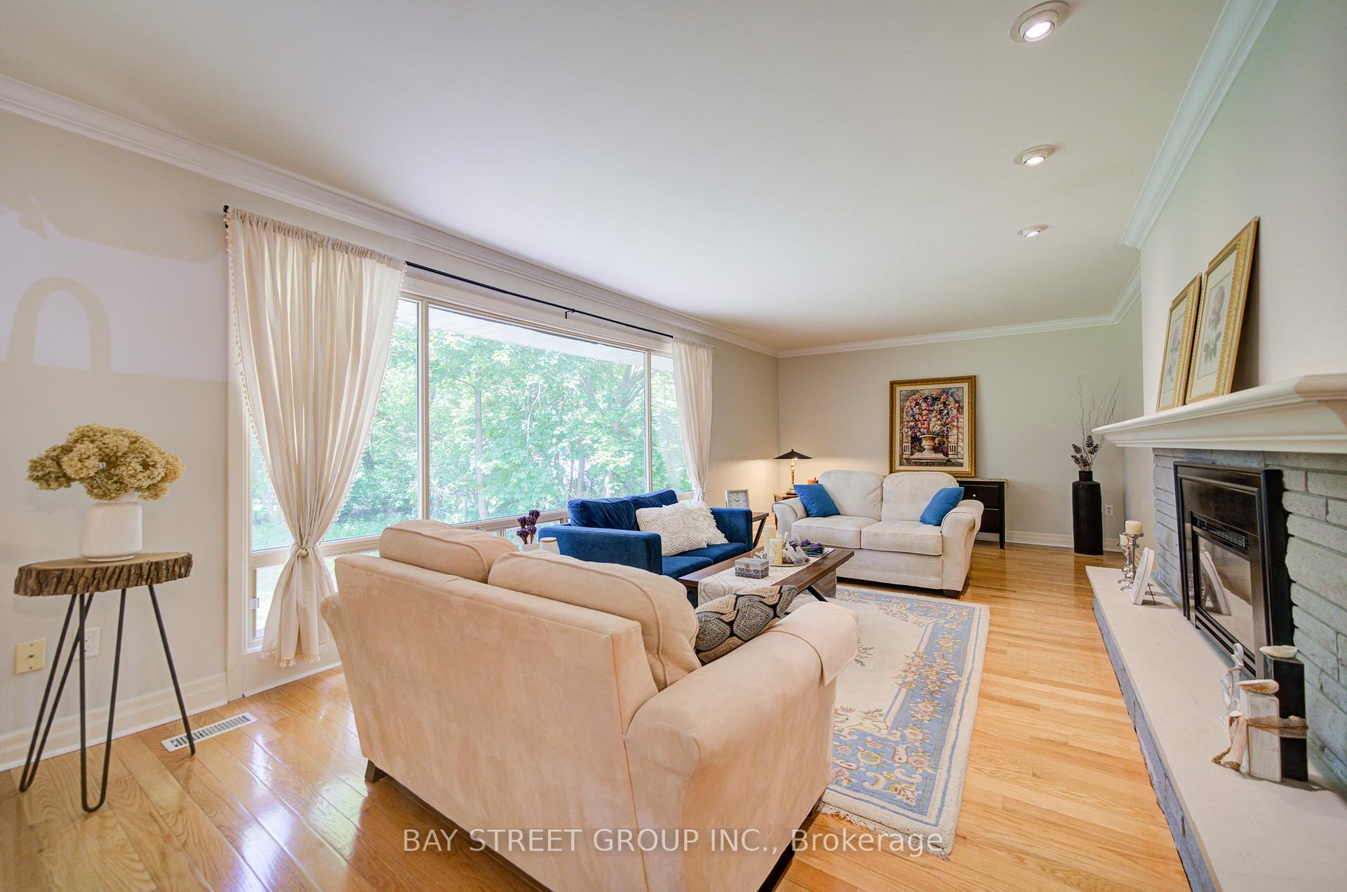 Photo 8 of 88 Marsdale Drive, St. Catharines, Glendale/Glenridge — HOMEH