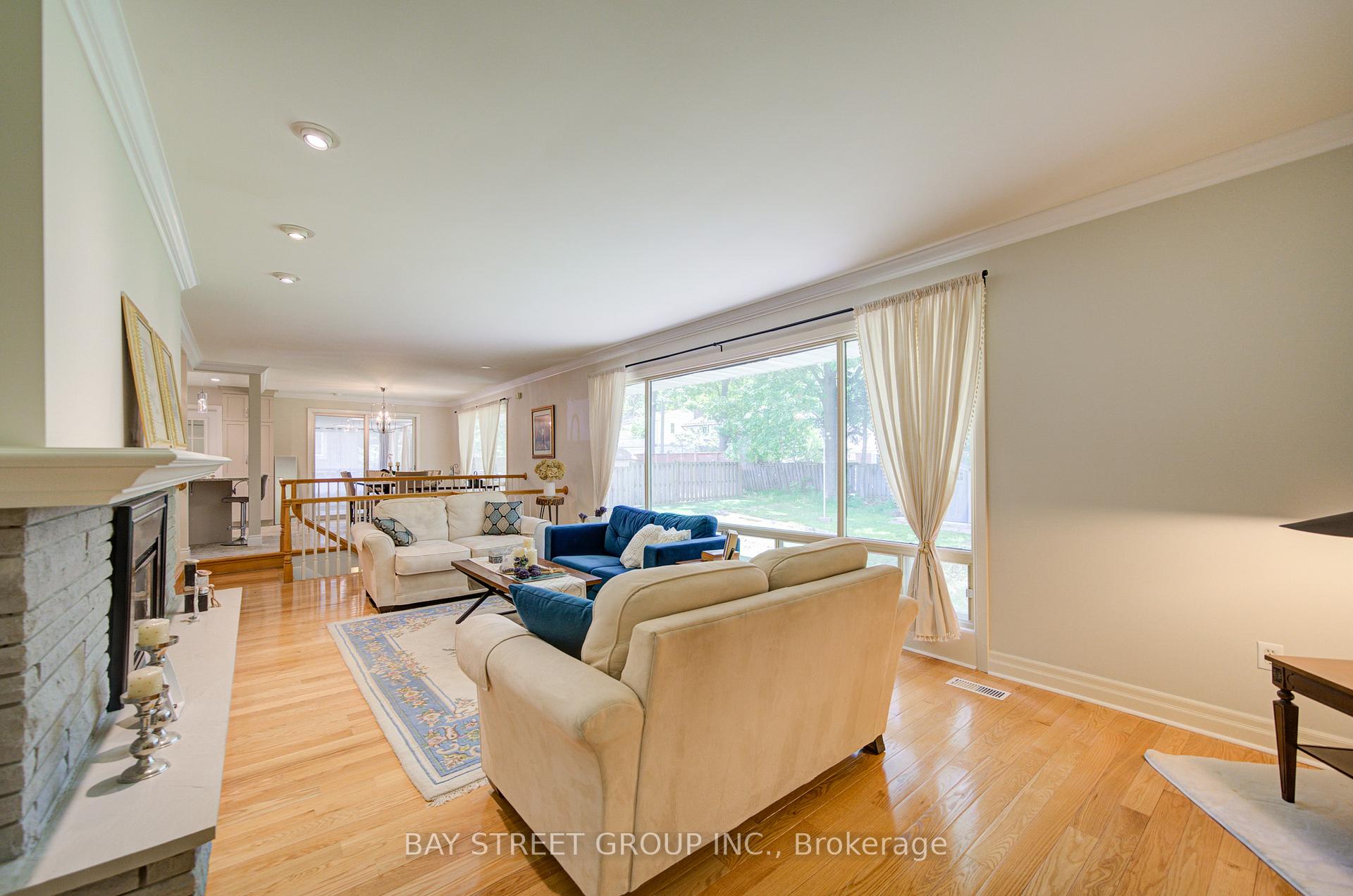 Photo 10 of 88 Marsdale Drive, St. Catharines, Glendale/Glenridge — HOMEH
