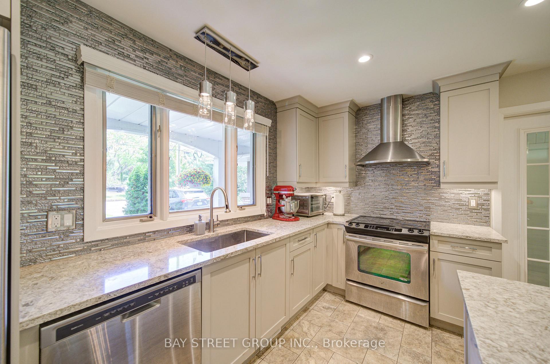 Photo 15 of 88 Marsdale Drive, St. Catharines, Glendale/Glenridge — HOMEH