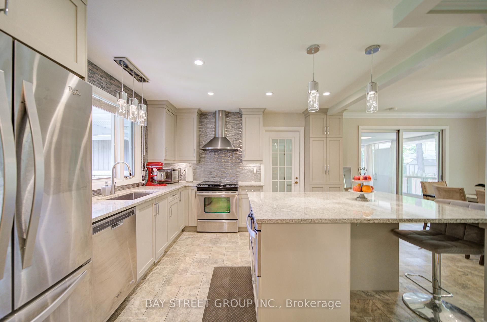 Photo 16 of 88 Marsdale Drive, St. Catharines, Glendale/Glenridge — HOMEH