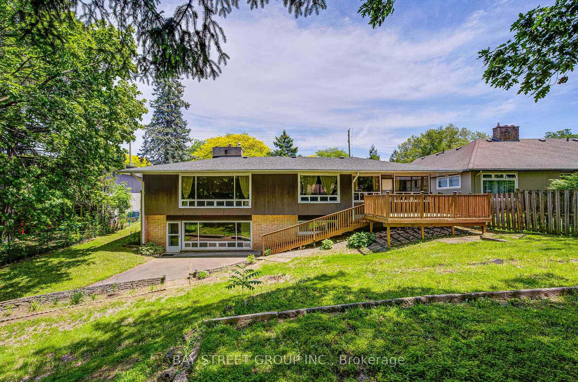 Photo 49 of 88 Marsdale Drive, St. Catharines, Glendale/Glenridge — HOMEH