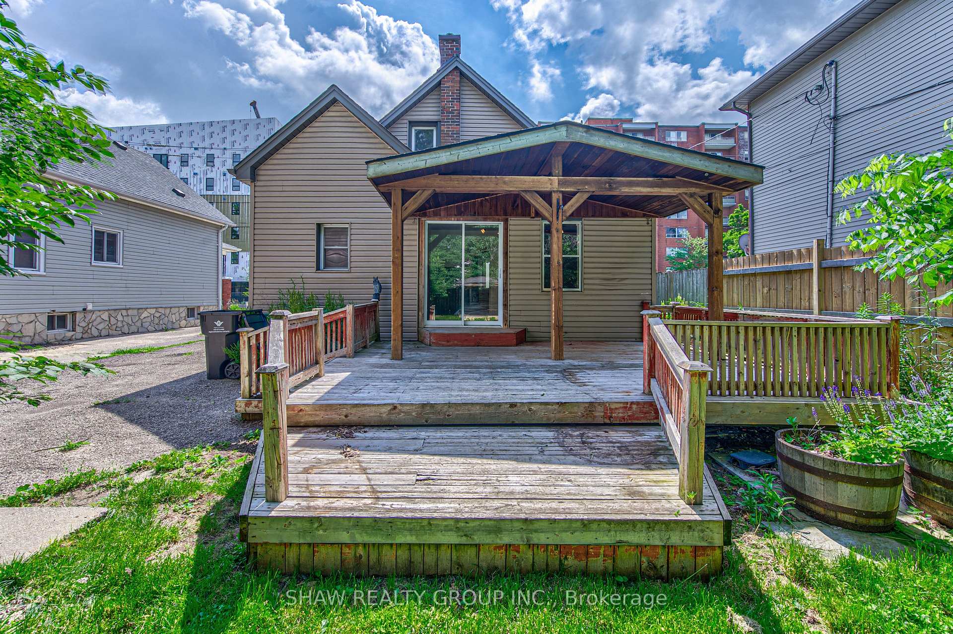 Photo 3 of 84 Franklin Street S, Kitchener, Stanley Park — HOMEH