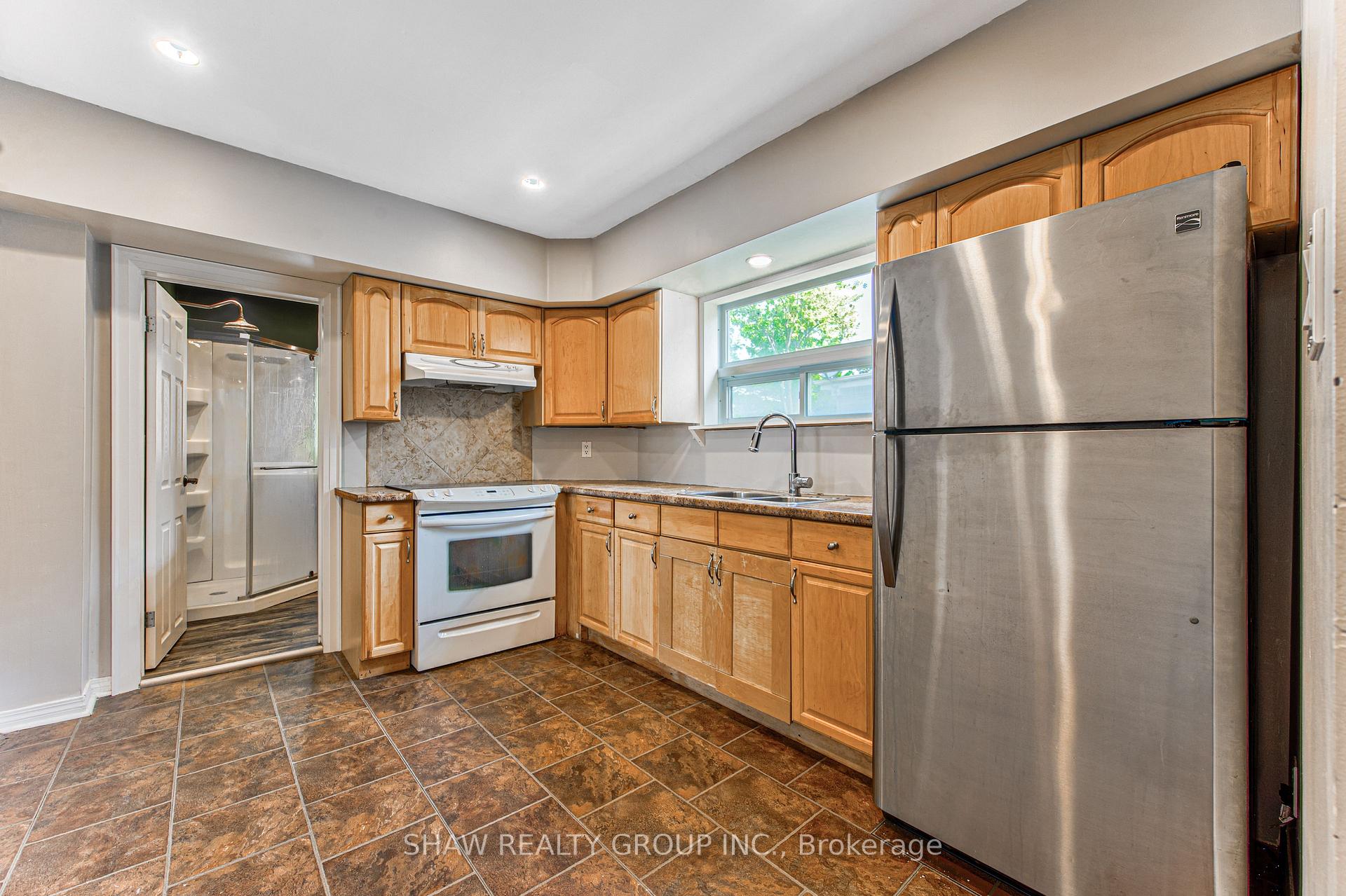 Photo 11 of 84 Franklin Street S, Kitchener, Stanley Park — HOMEH