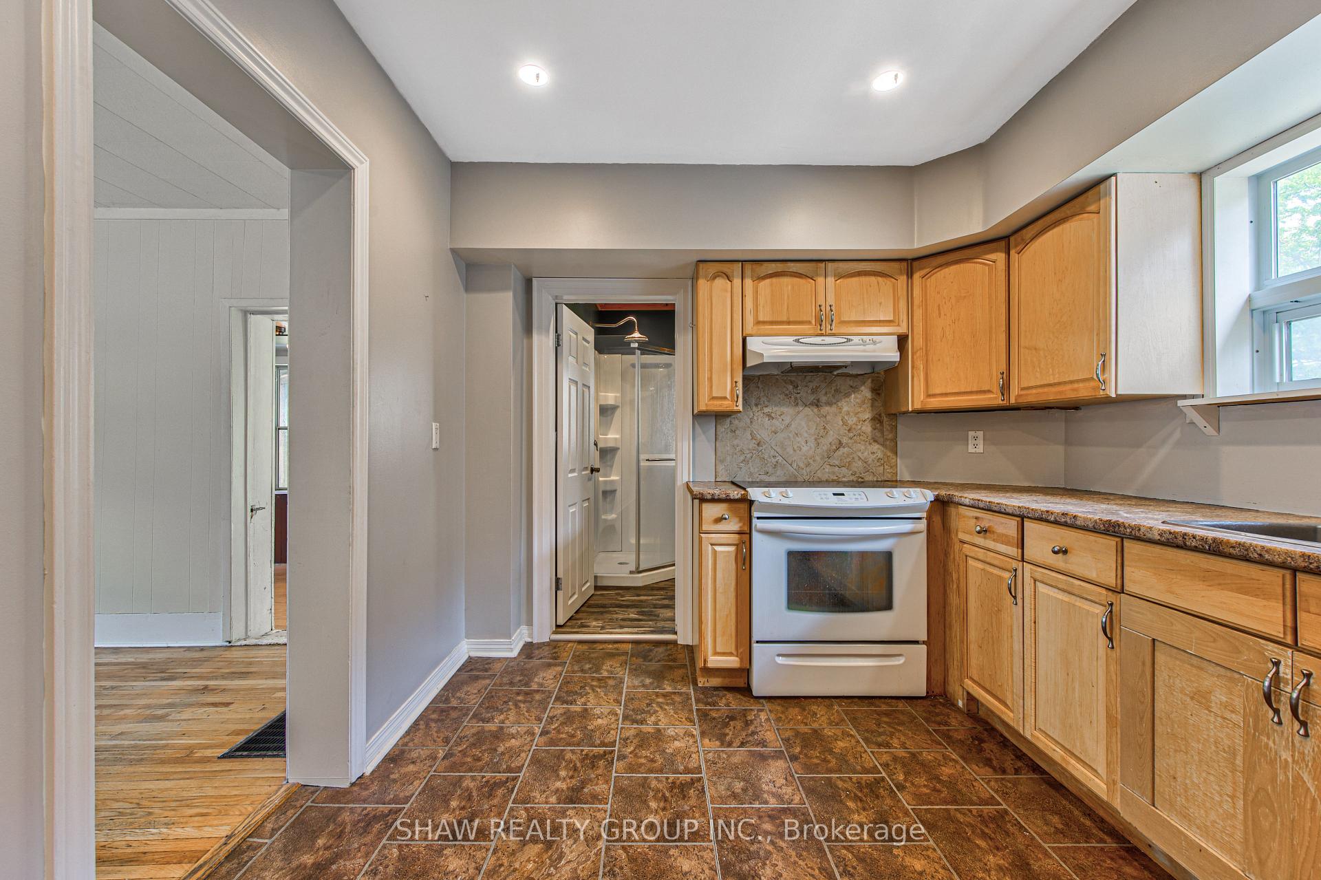 Photo 13 of 84 Franklin Street S, Kitchener, Stanley Park — HOMEH