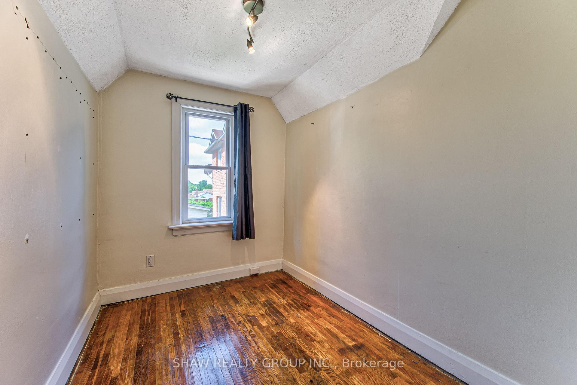 Photo 21 of 84 Franklin Street S, Kitchener, Stanley Park — HOMEH