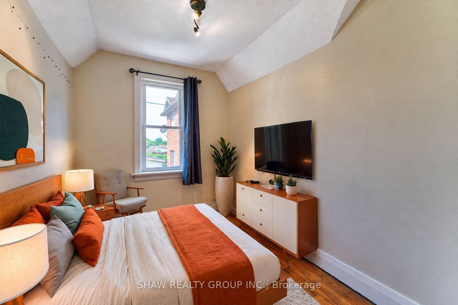 Photo 49 of 84 Franklin Street S, Kitchener, Stanley Park — HOMEH