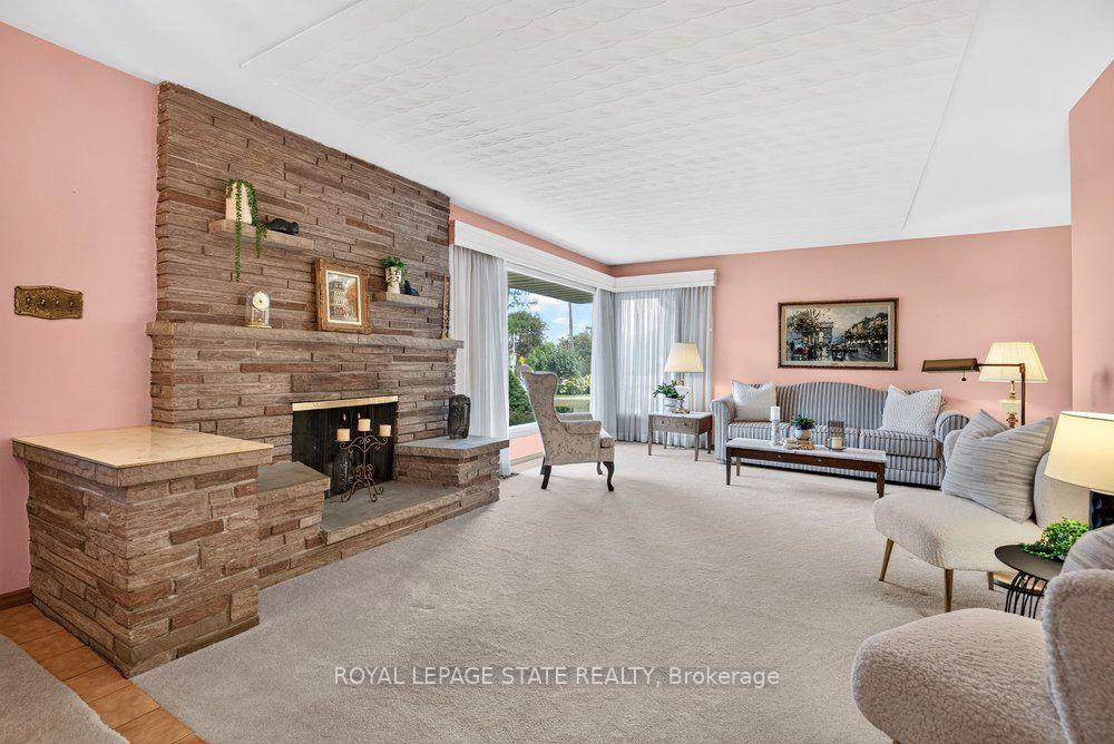 Photo 2 of 558 Mountain Brow Boulevard, Hamilton, Huntington — HOMEH