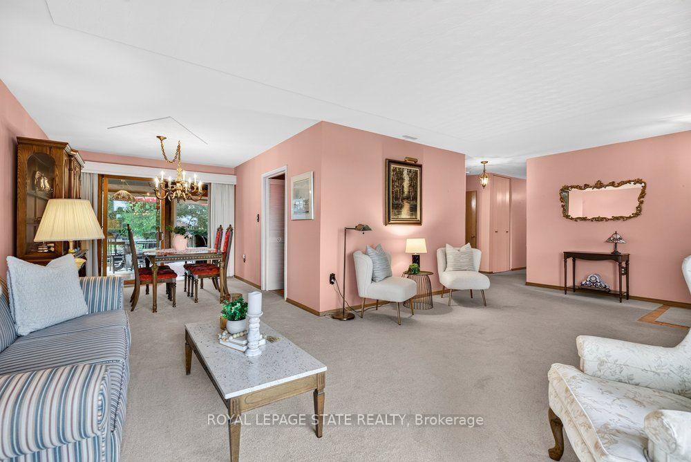 Photo 16 of 558 Mountain Brow Boulevard, Hamilton, Huntington — HOMEH