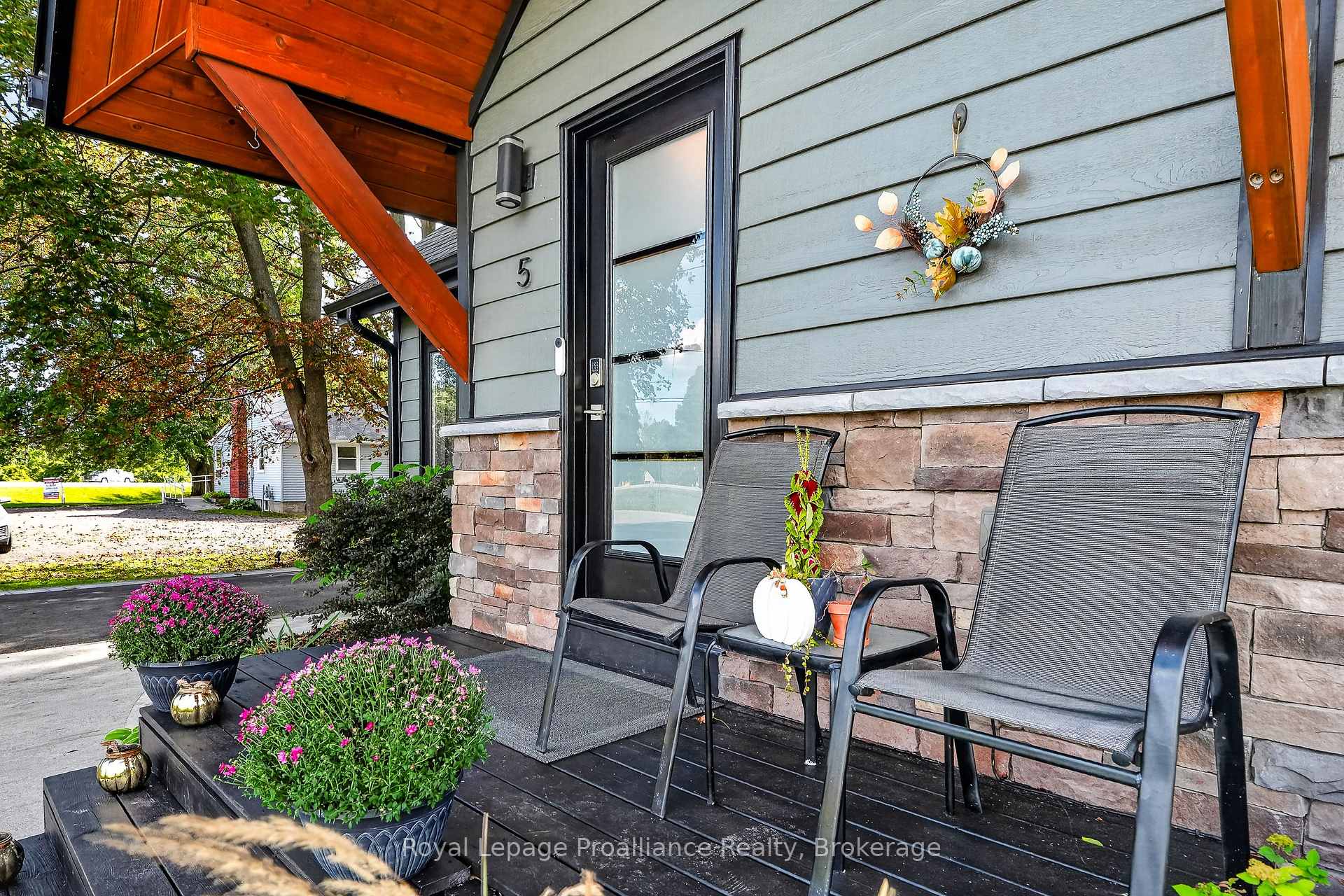 Photo 4 of 5 Carleton Boulevard, Hamilton Township, Baltimore — HOMEH