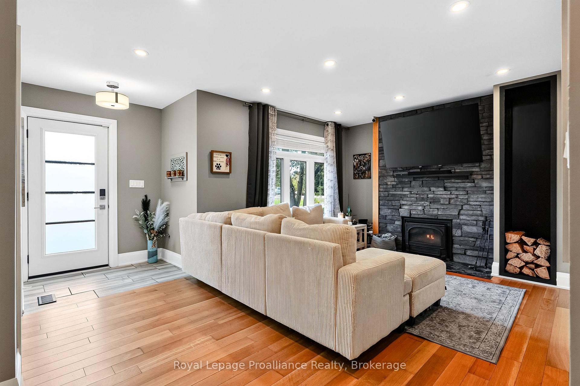 Photo 10 of 5 Carleton Boulevard, Hamilton Township, Baltimore — HOMEH