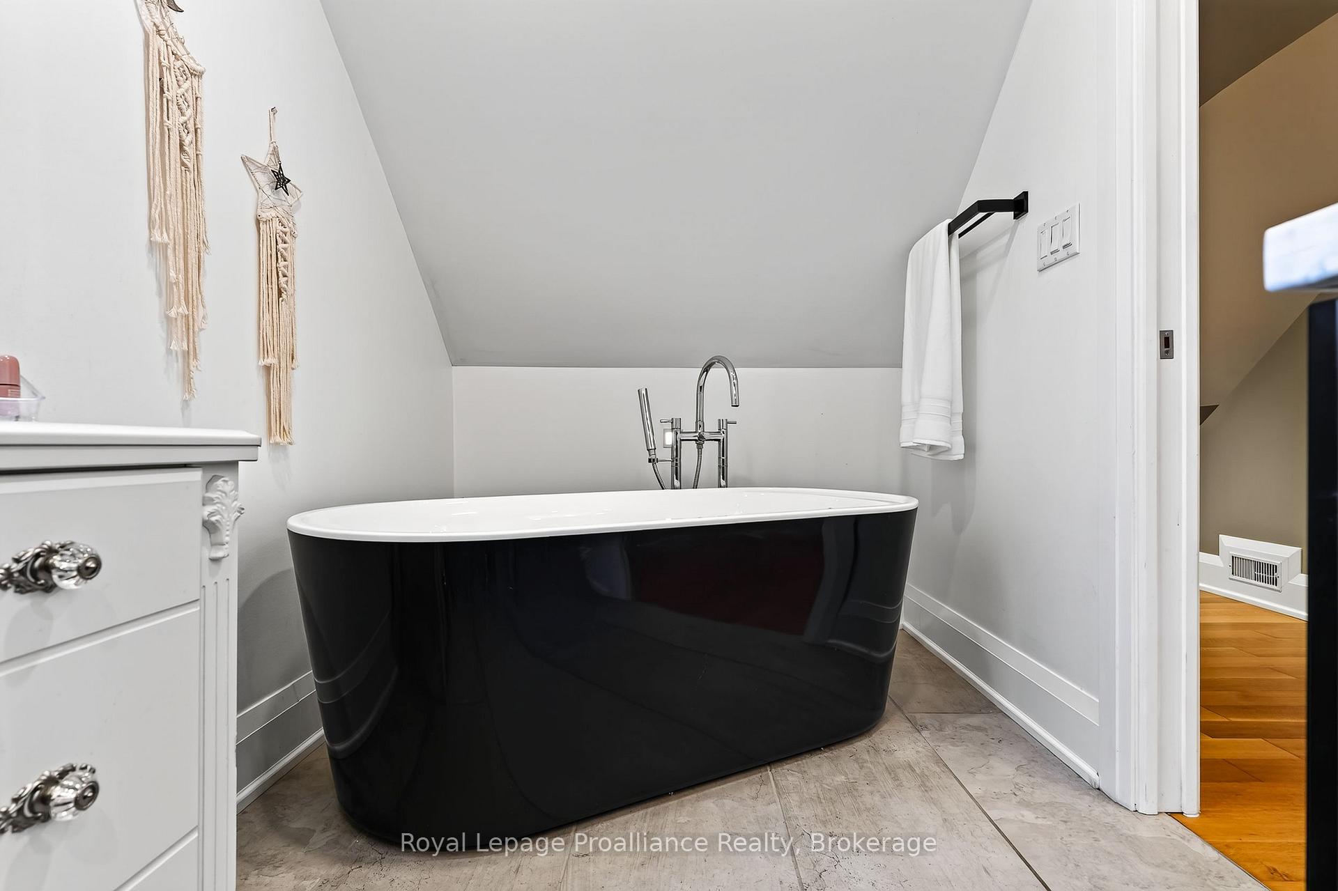 Photo 22 of 5 Carleton Boulevard, Hamilton Township, Baltimore — HOMEH
