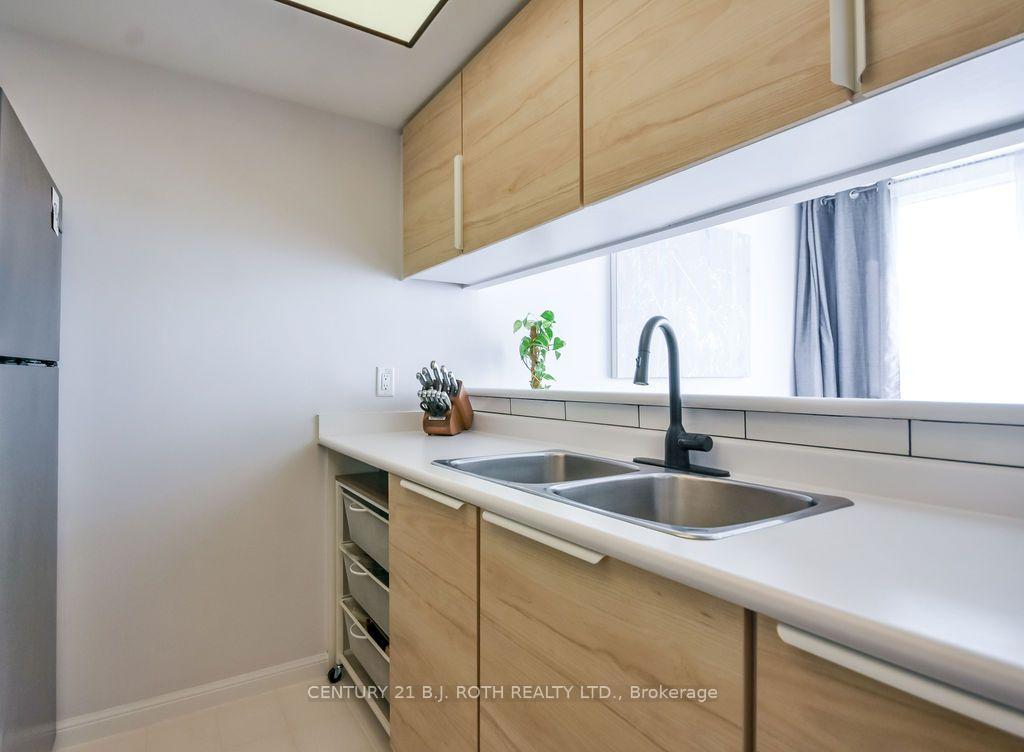 Photo 18 of Unit 1102, 75 Ellen Street, Barrie, City Centre — HOMEH