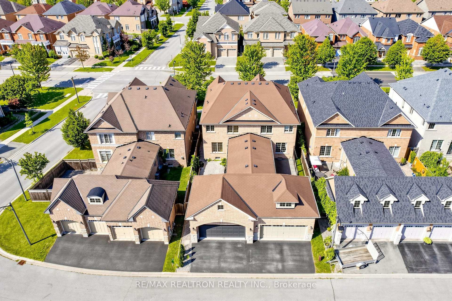 Photo 2 of 343 Mingay Avenue, Markham, Wismer — HOMEH