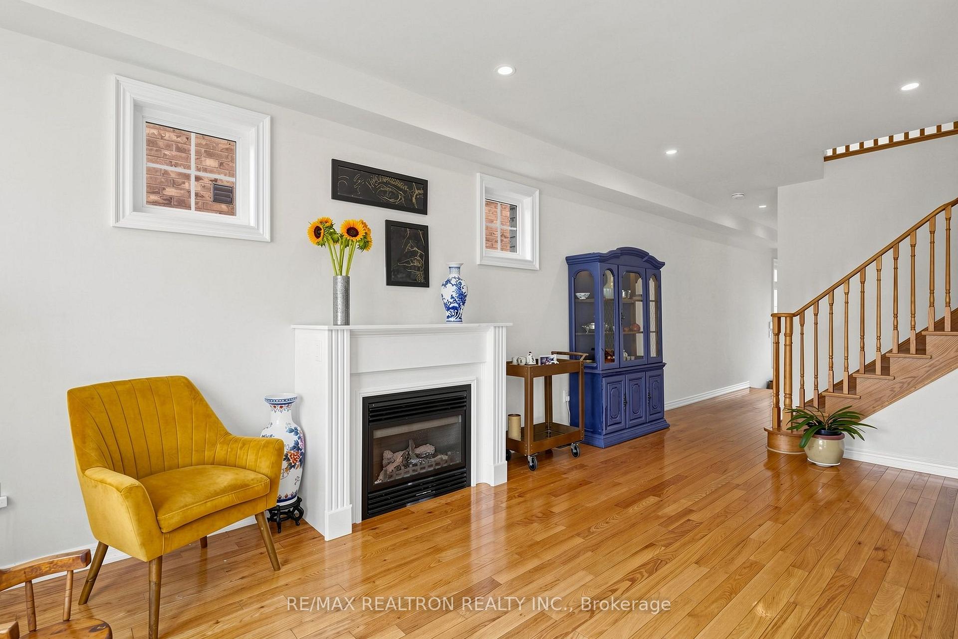 Photo 12 of 343 Mingay Avenue, Markham, Wismer — HOMEH