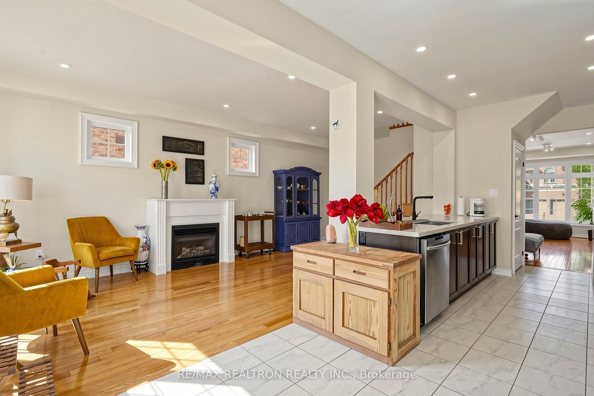 Photo 15 of 343 Mingay Avenue, Markham, Wismer — HOMEH