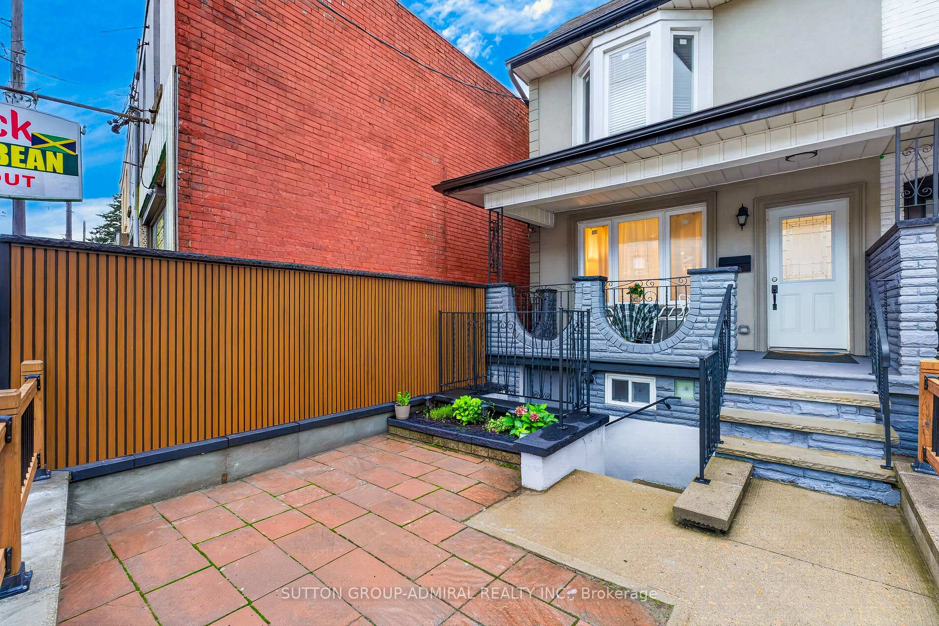 Photo 5 of 1987 Davenport Road, Toronto, Weston-Pellam Park — HOMEH