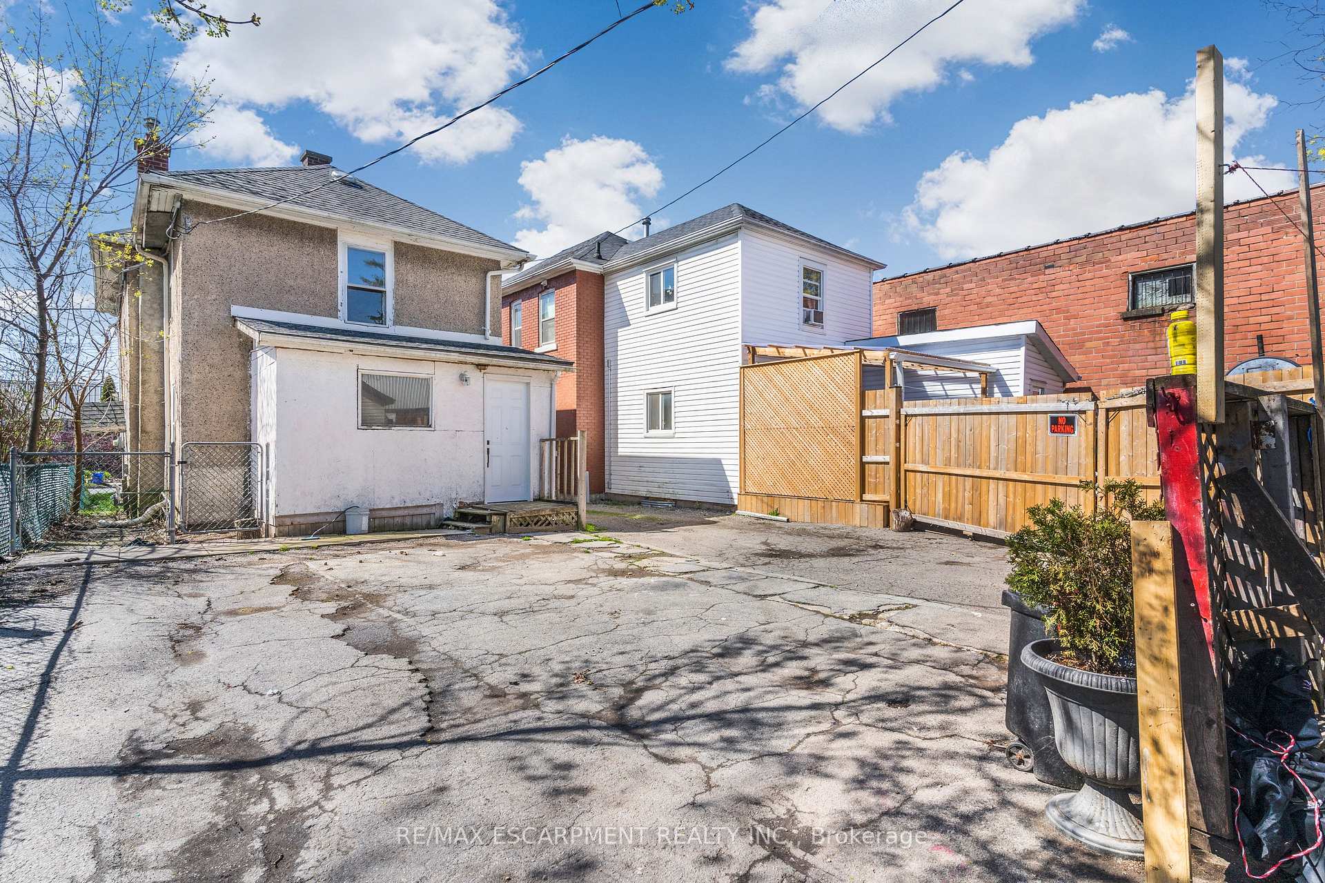 Photo 8 of 16 Albert Street, Welland, Welland Downtown — HOMEH
