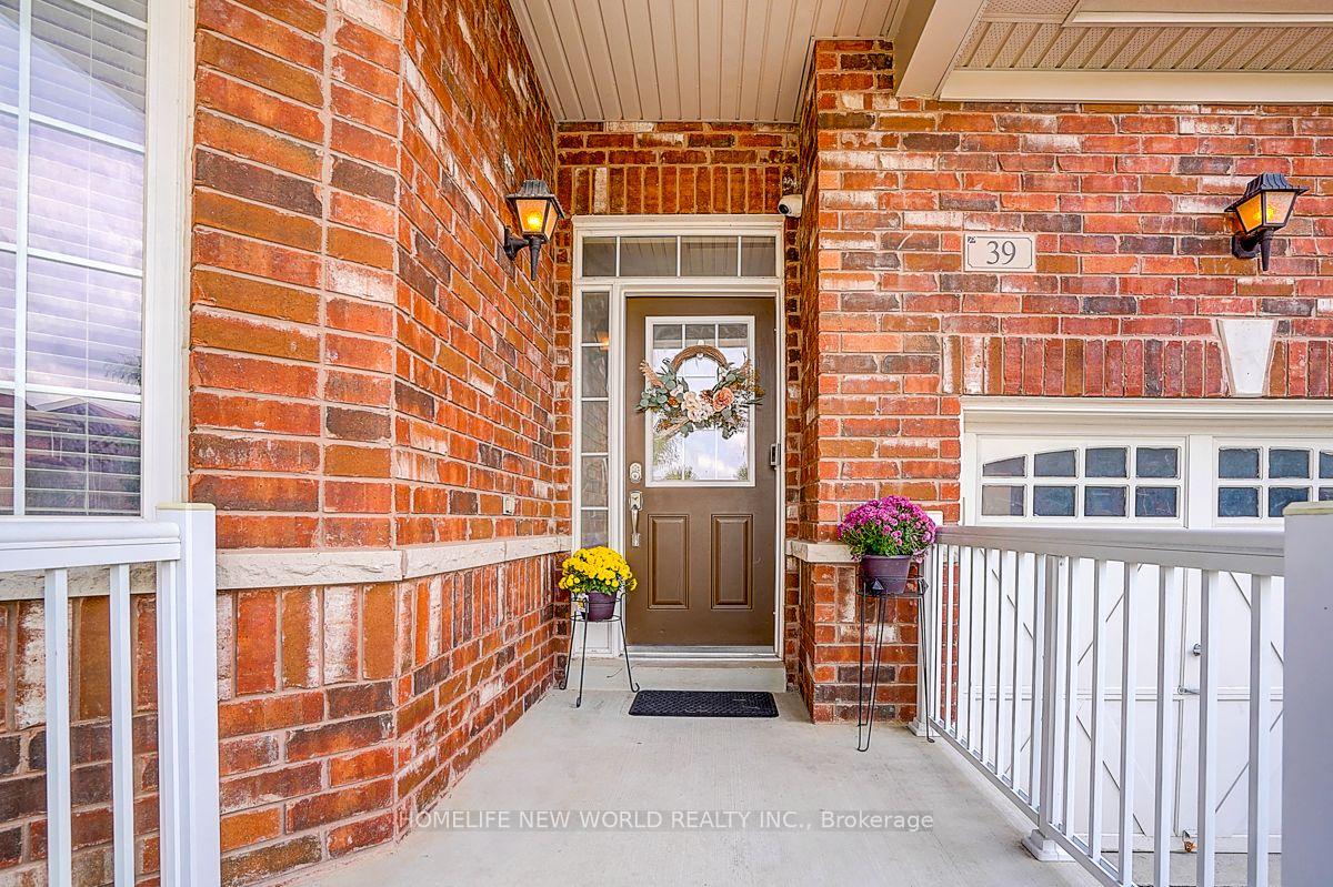 Photo 4 of 39 James Parrott Avenue, Markham, Wismer — HOMEH