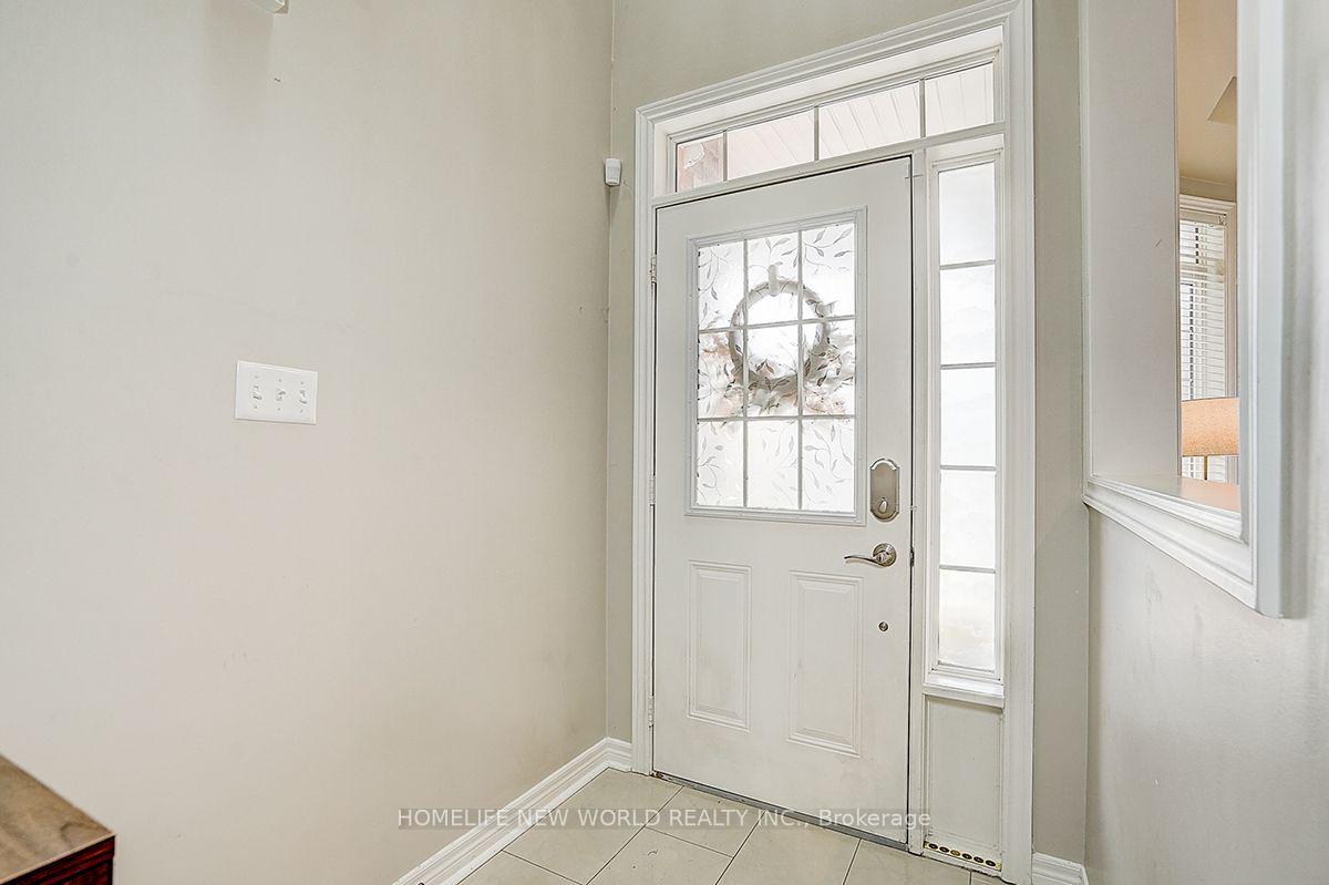 Photo 5 of 39 James Parrott Avenue, Markham, Wismer — HOMEH