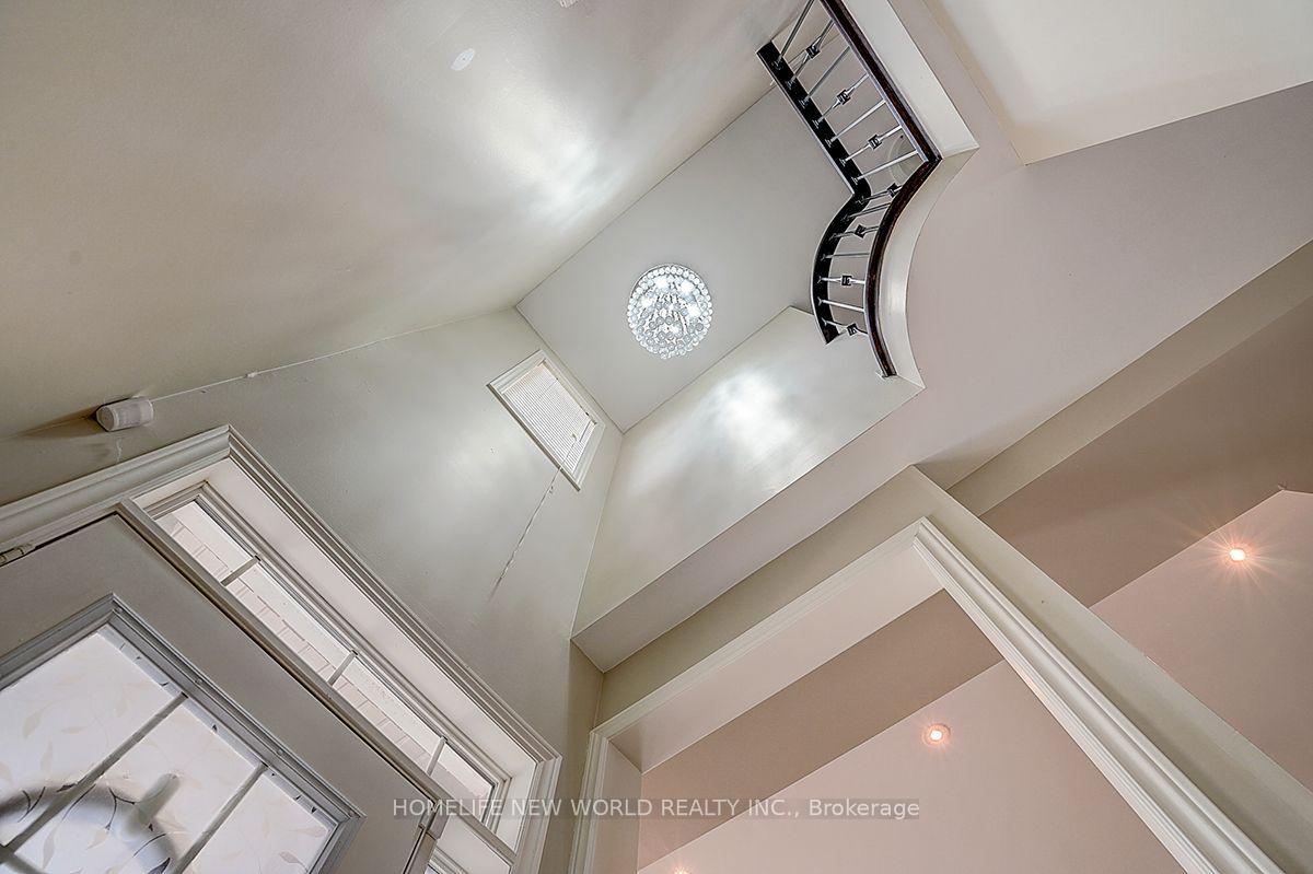 Photo 6 of 39 James Parrott Avenue, Markham, Wismer — HOMEH