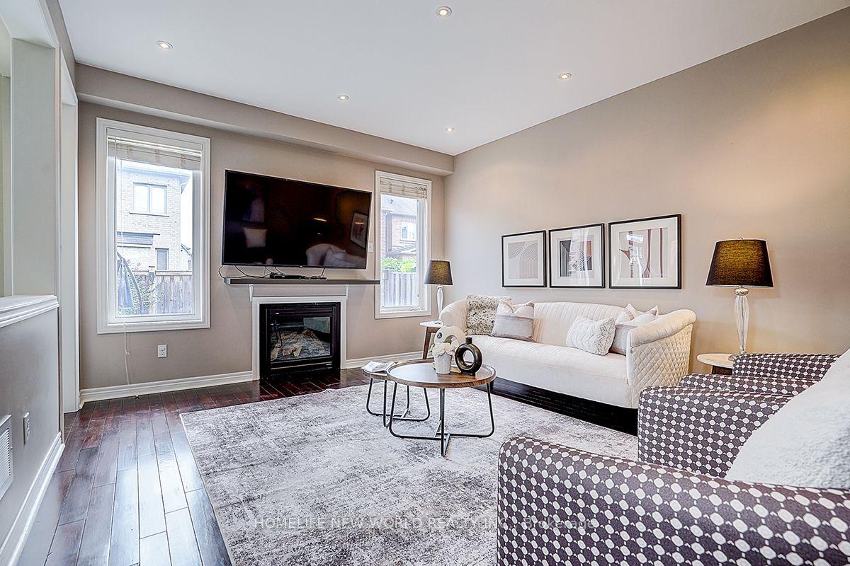Photo 20 of 39 James Parrott Avenue, Markham, Wismer — HOMEH