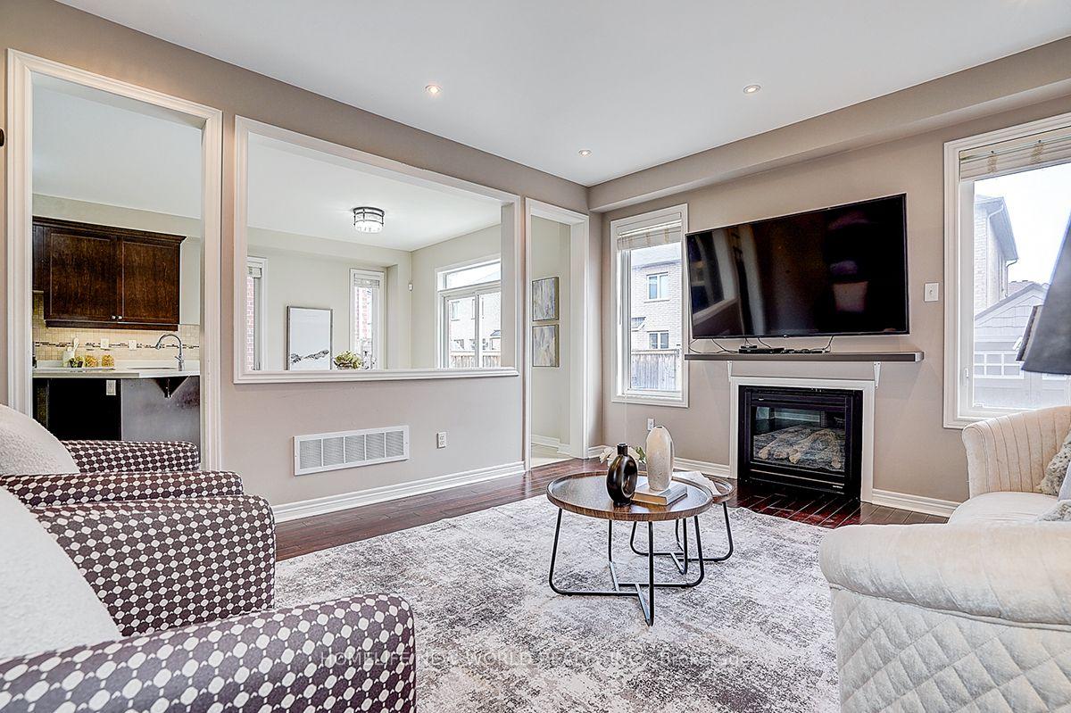 Photo 21 of 39 James Parrott Avenue, Markham, Wismer — HOMEH