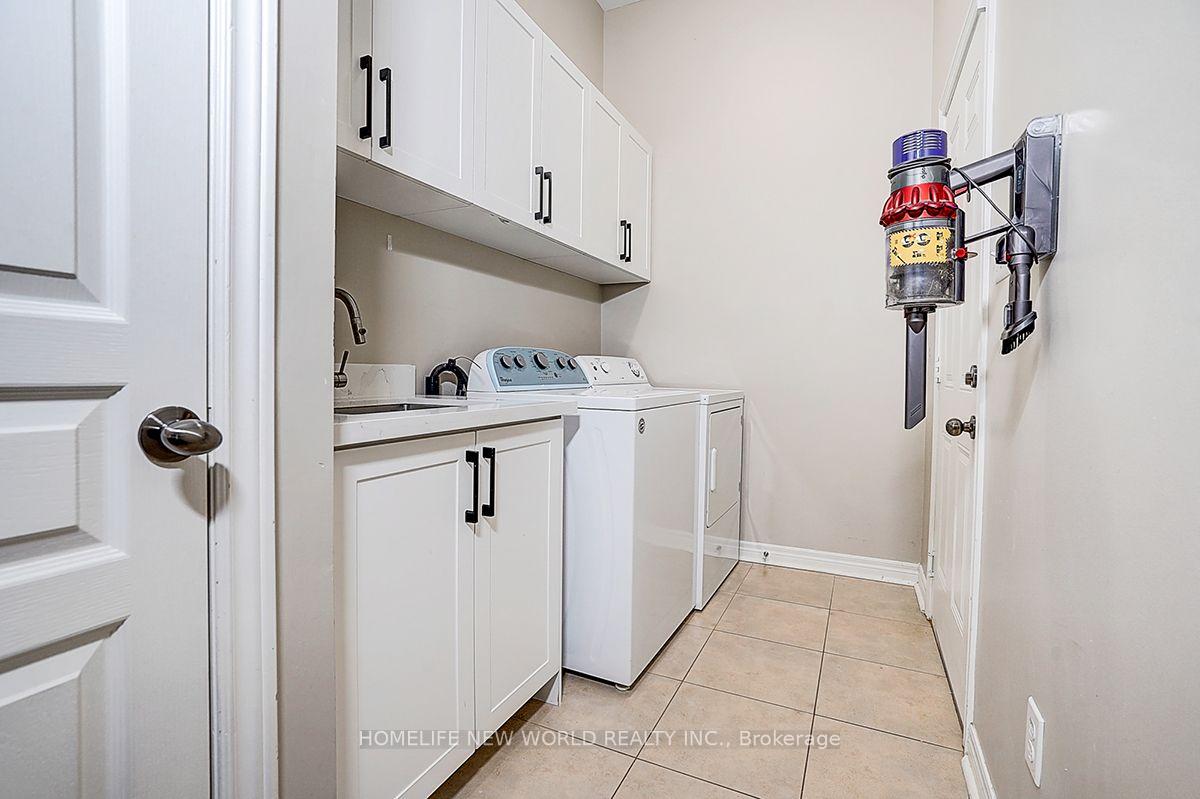 Photo 23 of 39 James Parrott Avenue, Markham, Wismer — HOMEH