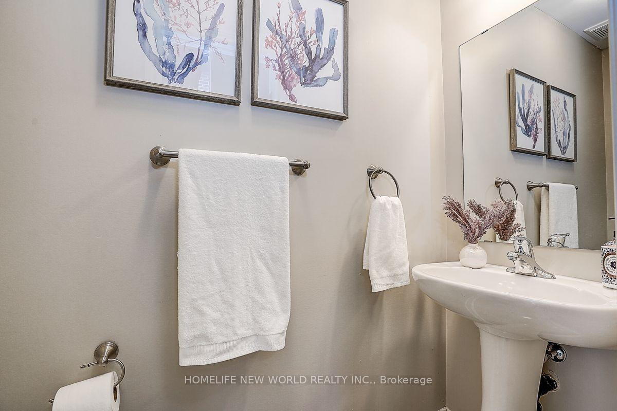 Photo 24 of 39 James Parrott Avenue, Markham, Wismer — HOMEH